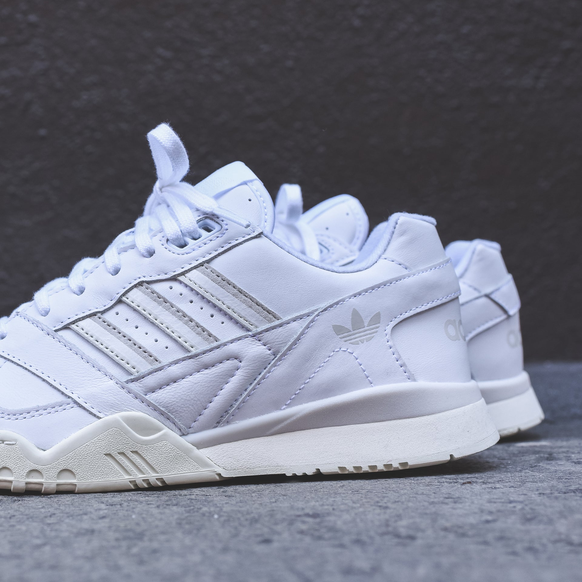 adidas Originals AR Trainer - White / Raw White / Off-White