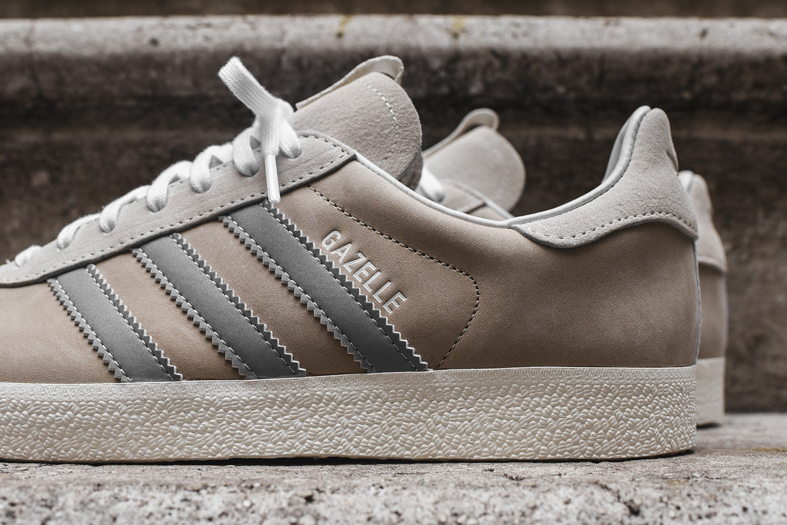 adidas Consortium x Alife x Starcow Gazelle - Beige / White adidas Consortium x Alife x Starcow Gazelle - Beige / White
