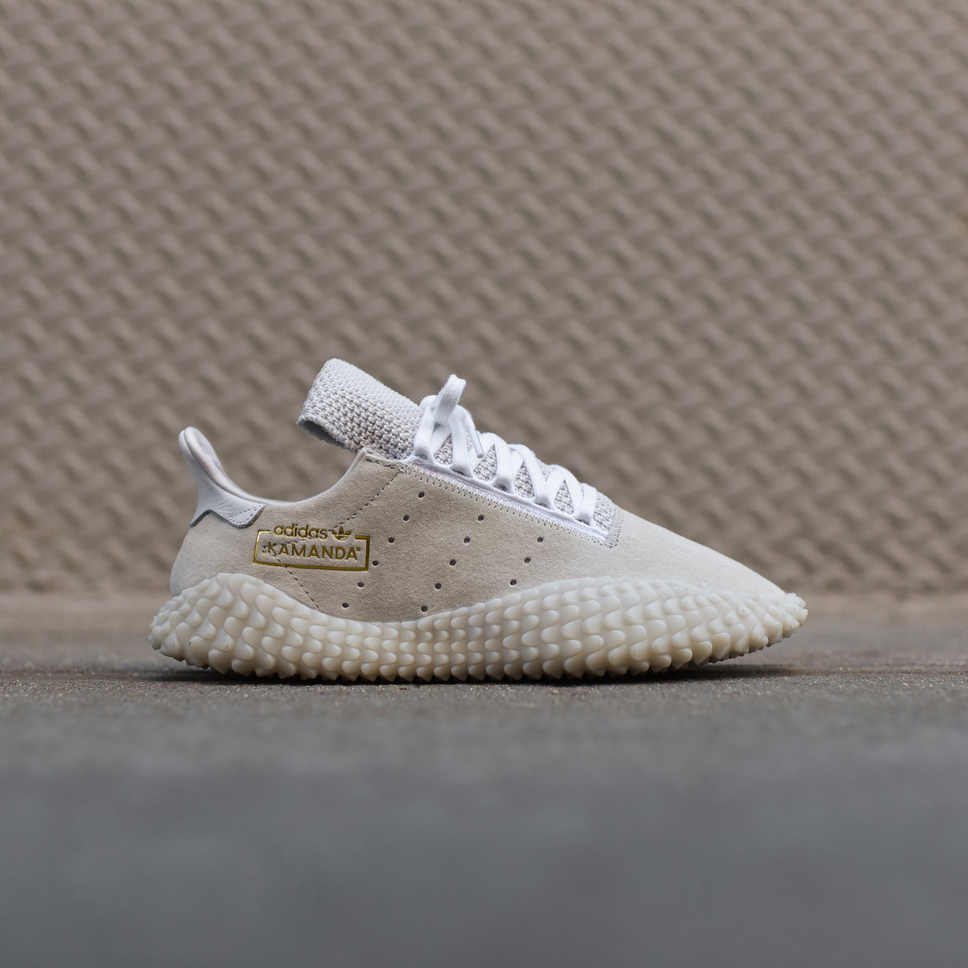 adidas Kamanda - Crystal White / Gold Metallic