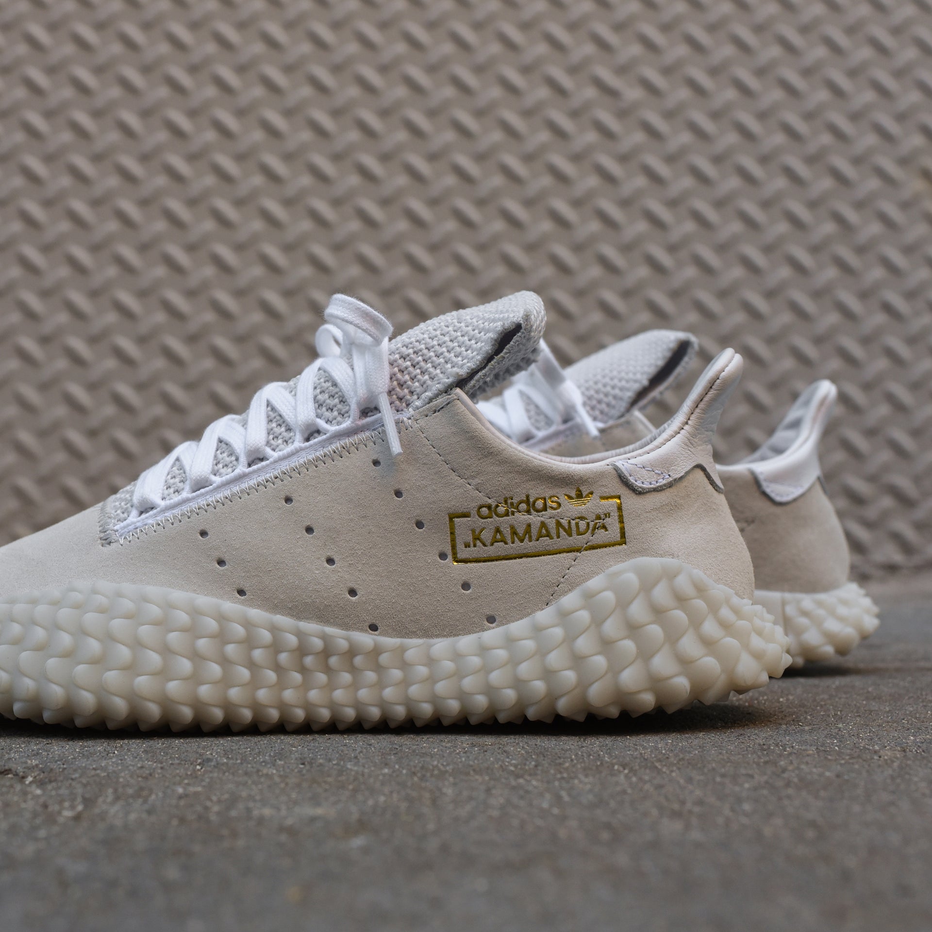 adidas Kamanda - Crystal White / Gold Metallic