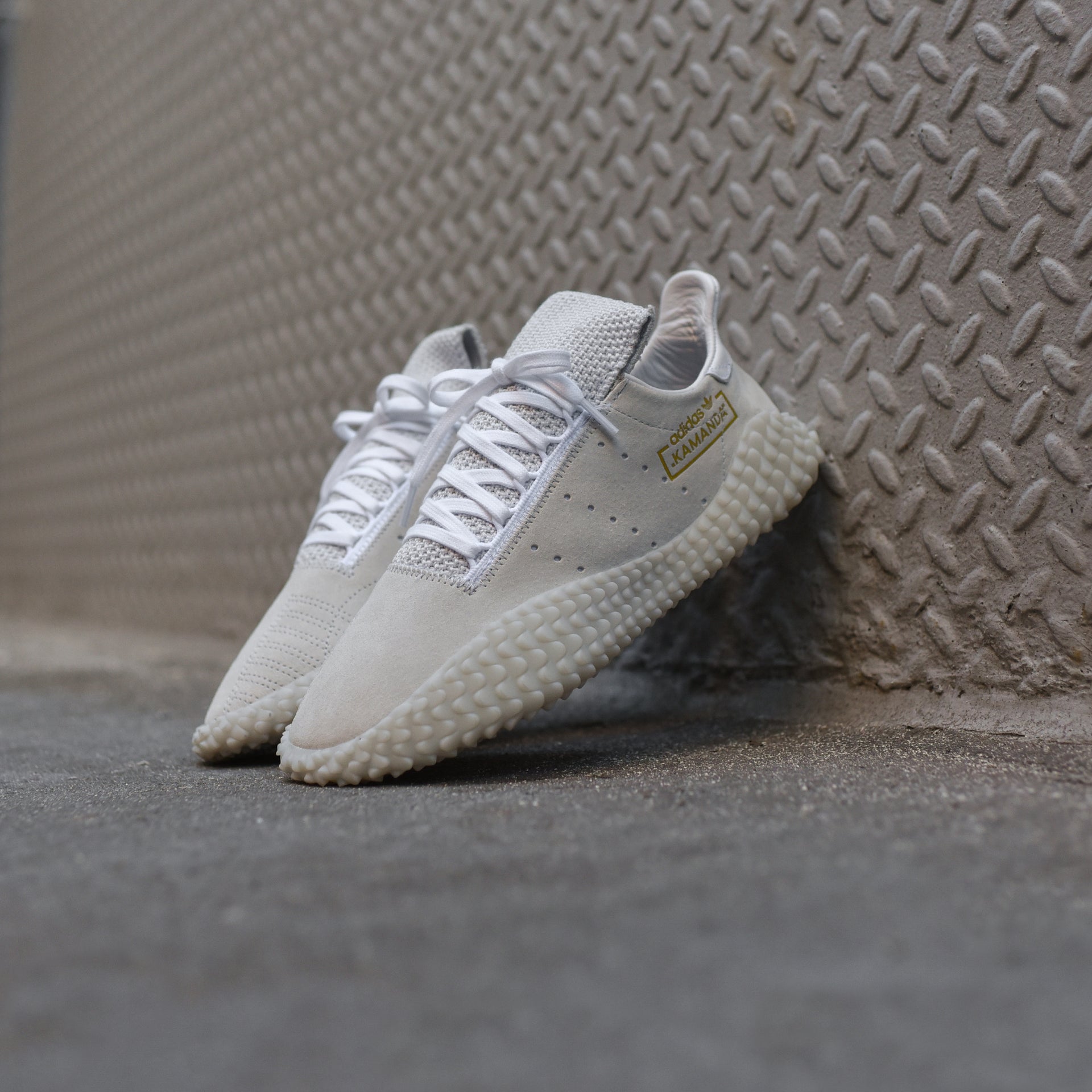 adidas Kamanda - Crystal White / Gold Metallic