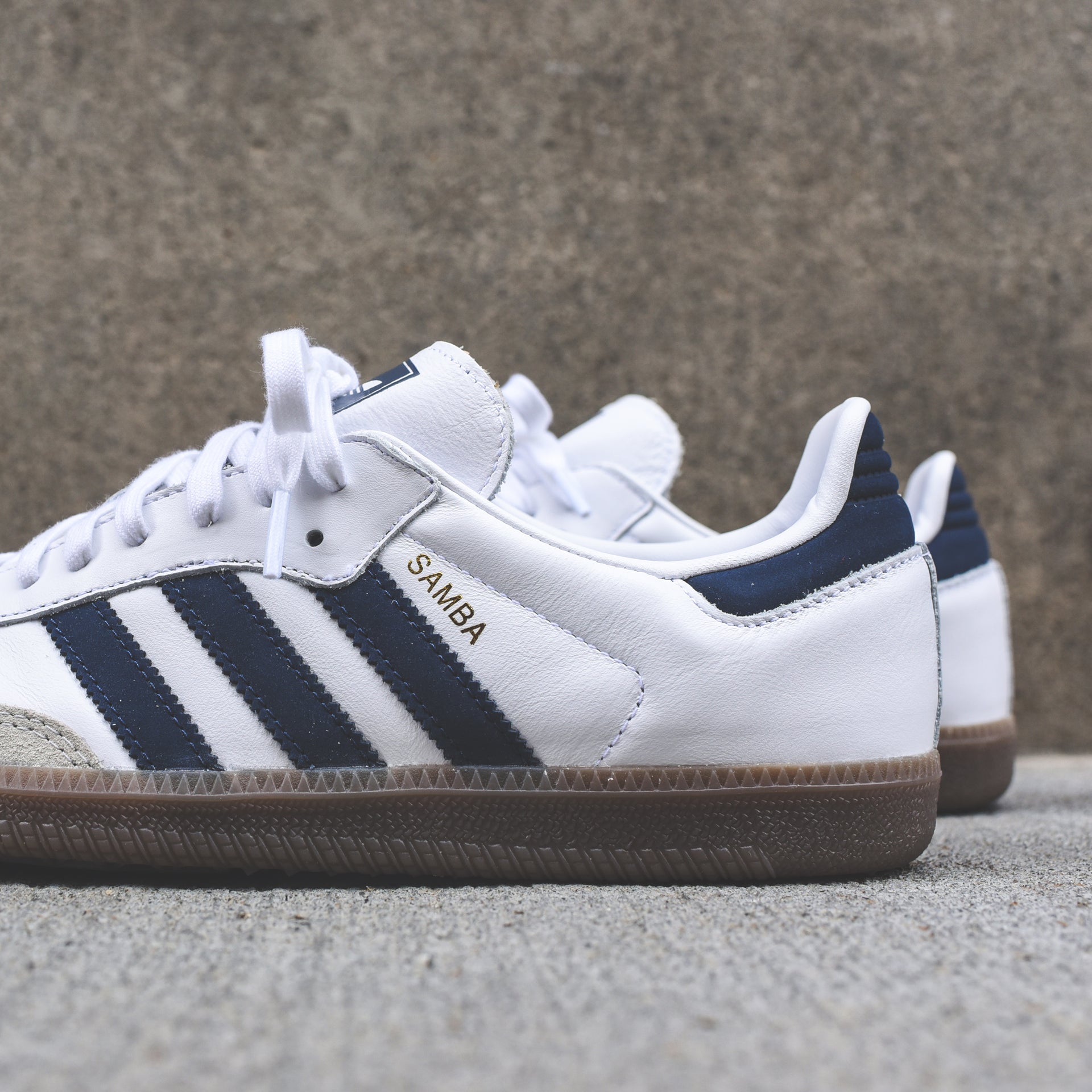 adidas Originals Samba - White / Collegiate Navy