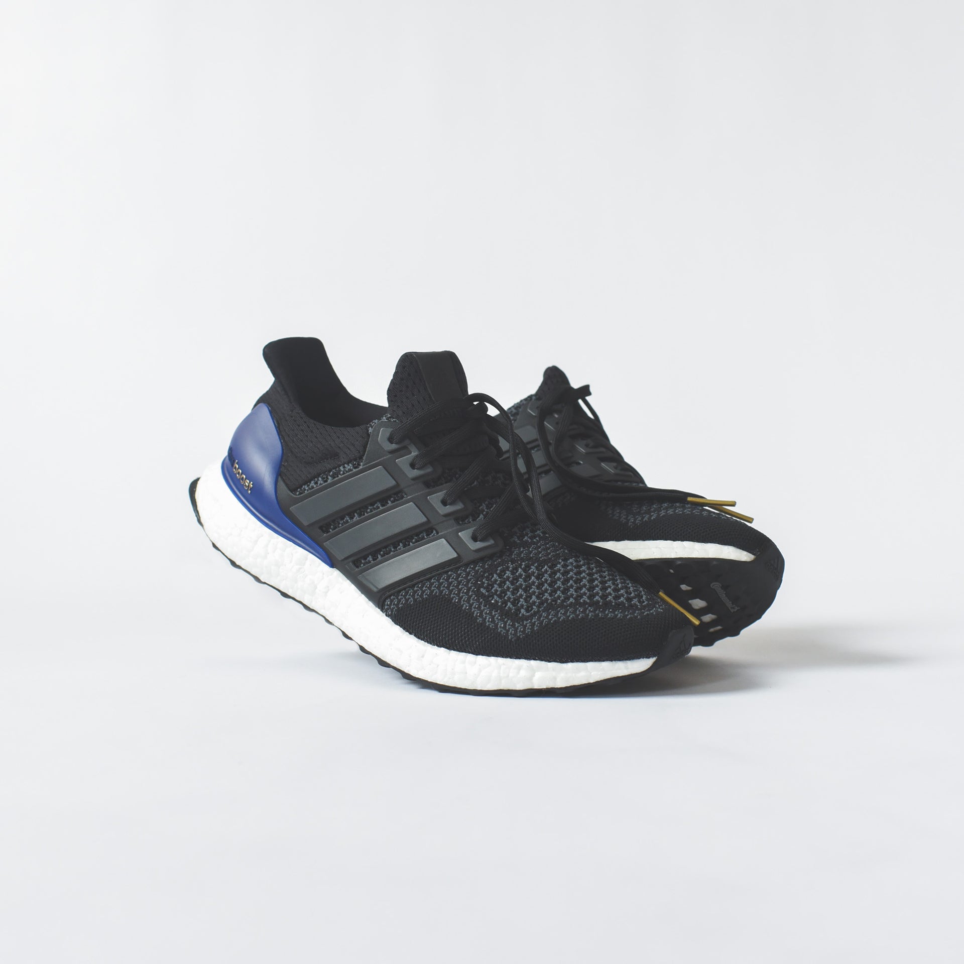 adidas Originals UltraBoost OG - Black / White