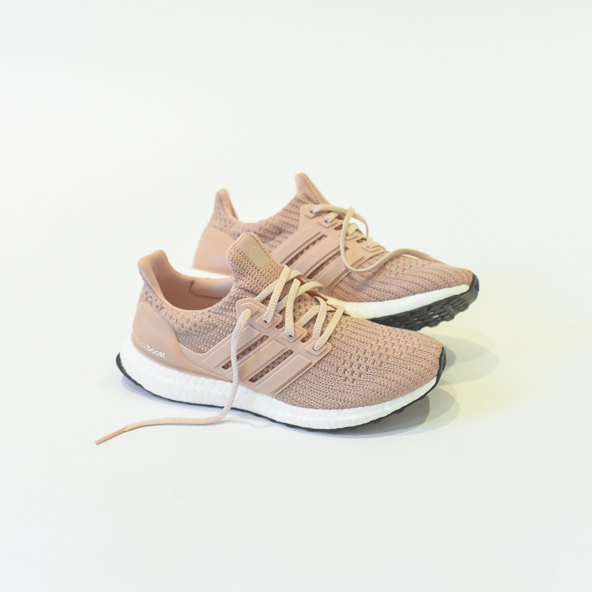 adidas WMNS UltraBoost - Ash Pearl Kith adidas WMNS UltraBoost - Ash Pearl Kith