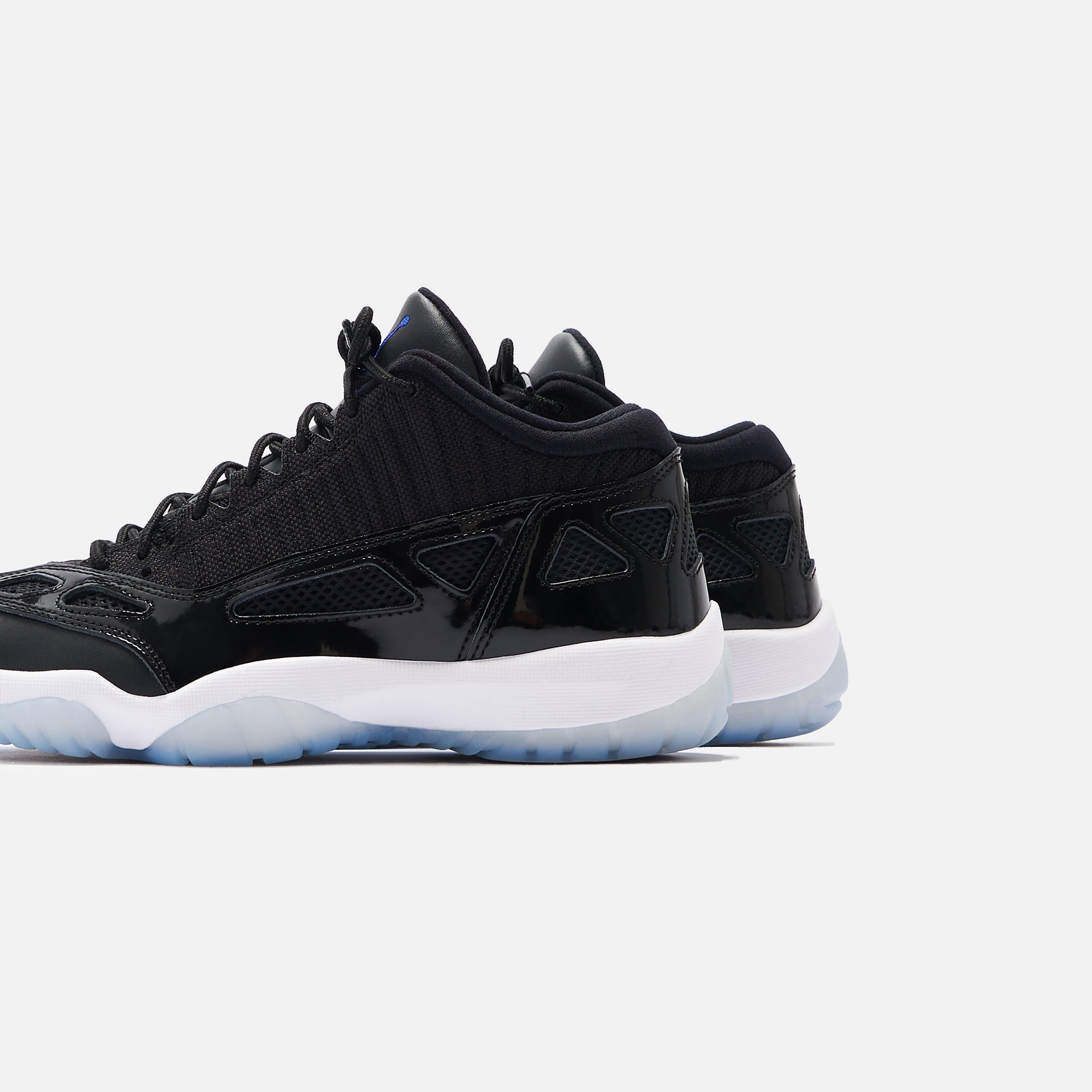 Nike Air Jordan 11 Retro Low LE - Black / Concord White