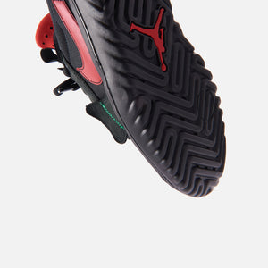 Nike Air Jordan 1 Low React Fearless - Black / Varsity Red / Lucky Green