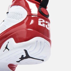Nike Air Jordan 9 Retro - White / Black / Gym Red