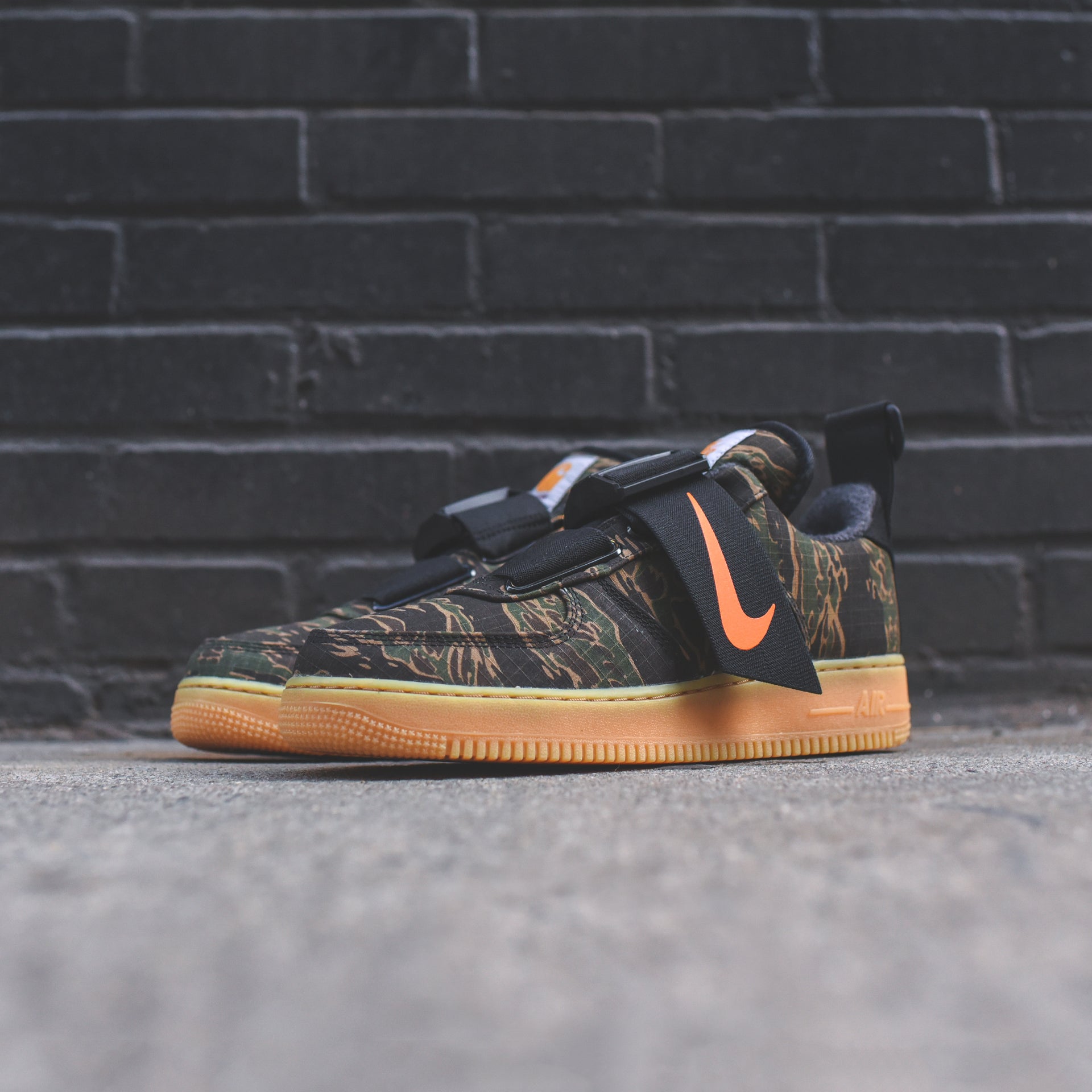 Nike Air Force 1 UT Low PRM WIP Camo - Green / Total Orange