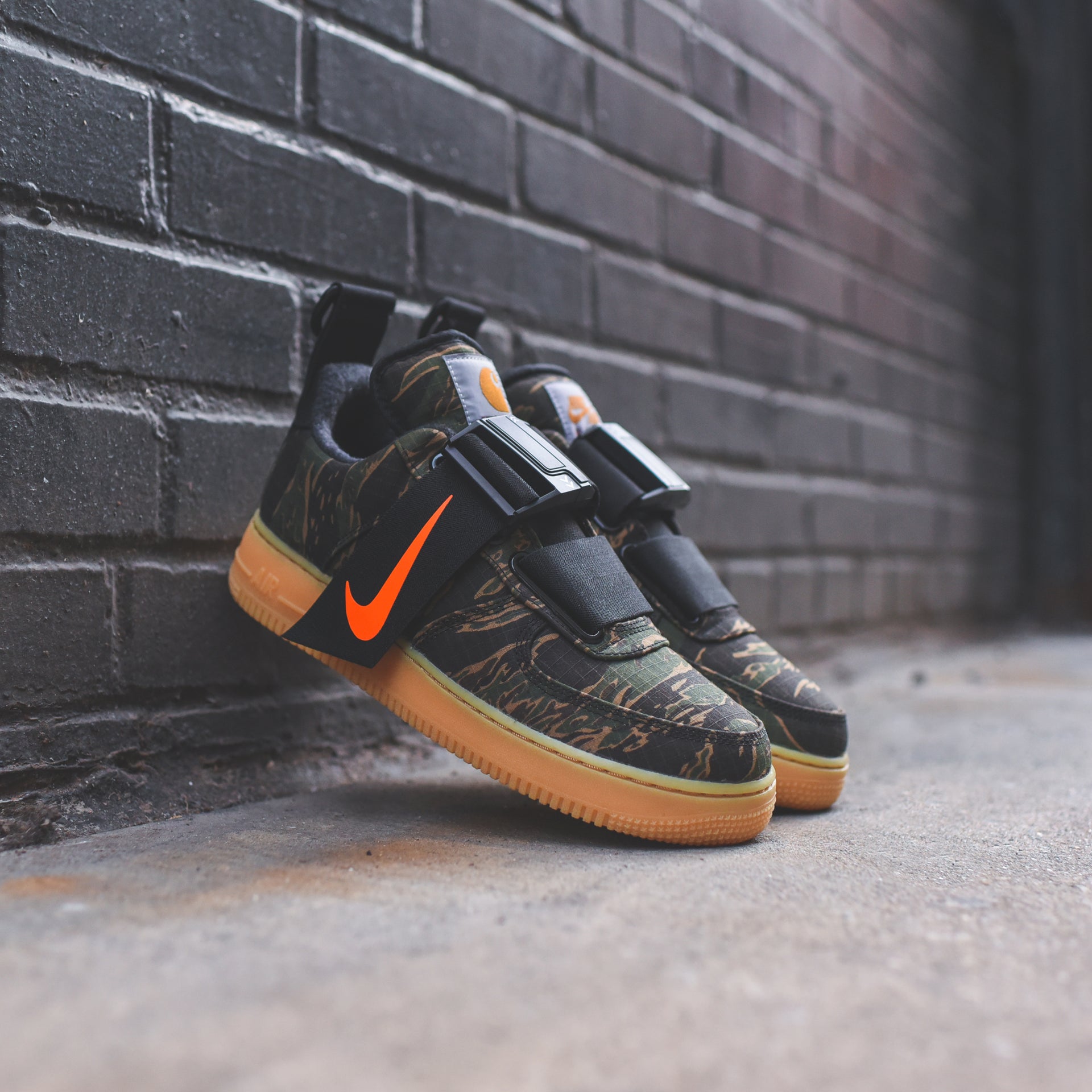 Nike Air Force 1 UT Low PRM WIP Camo - Green / Total Orange