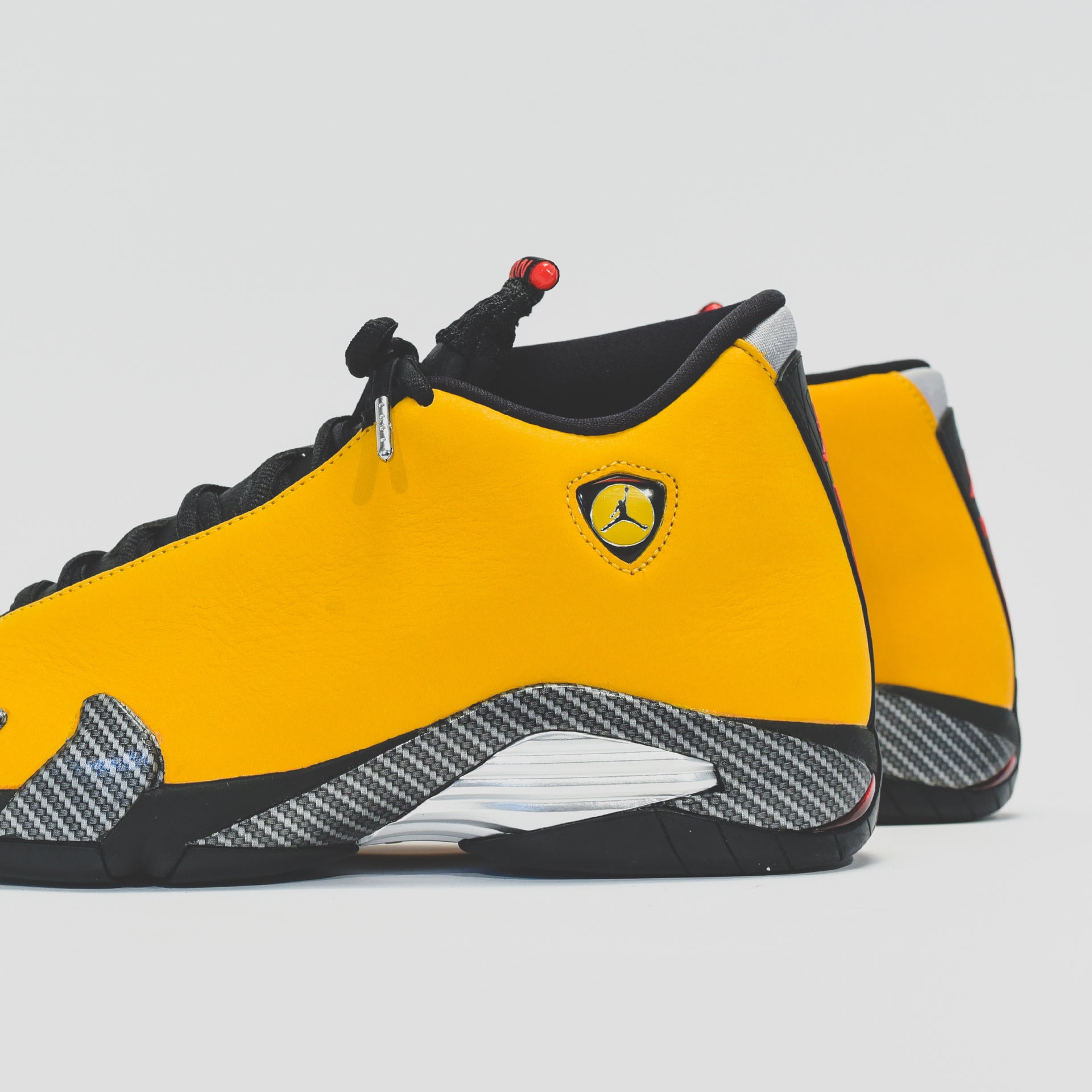 Nike Air Jordan 14 Retro SE - University Gold / Black