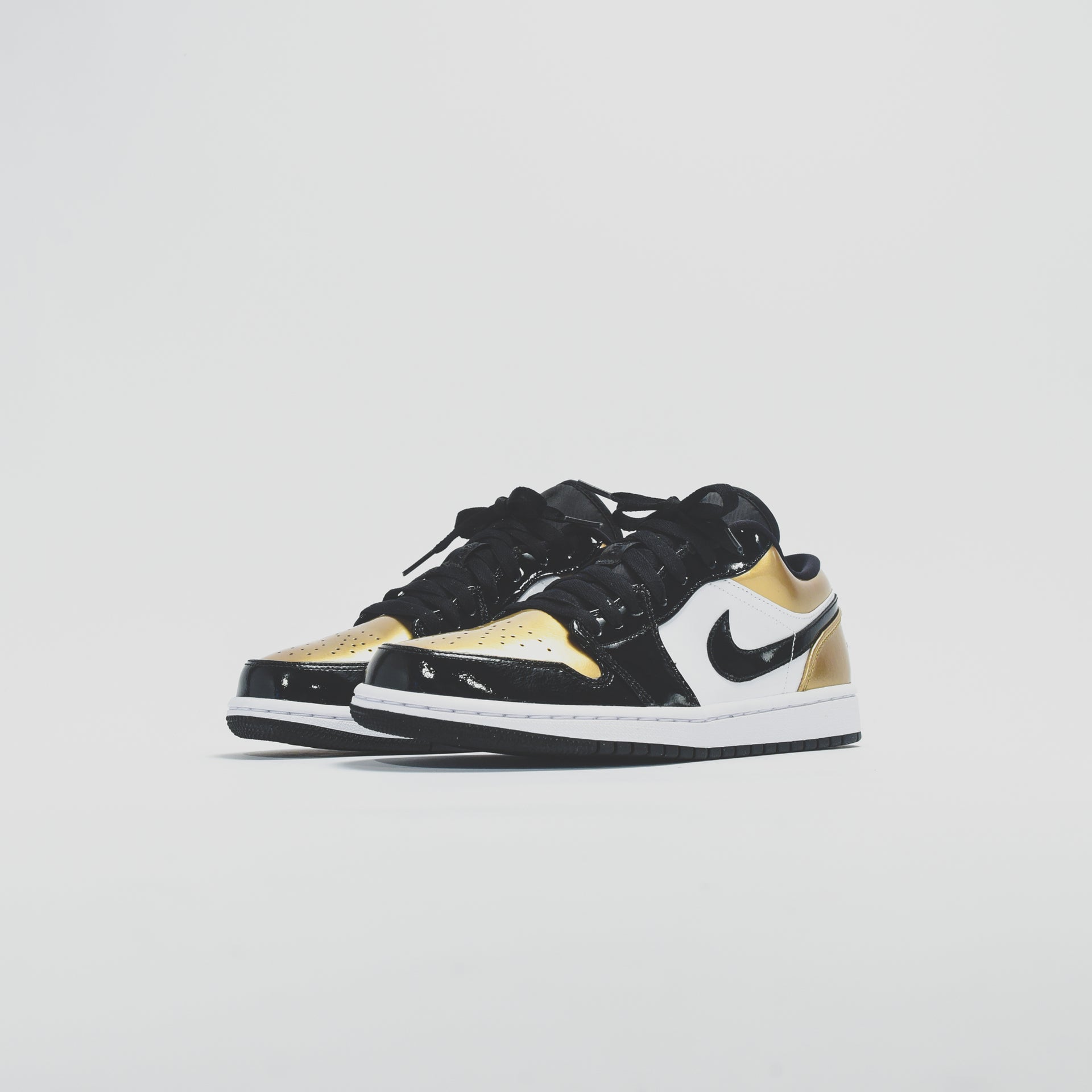 Nike Air Jordan 1 Low - Black / Gold Patent