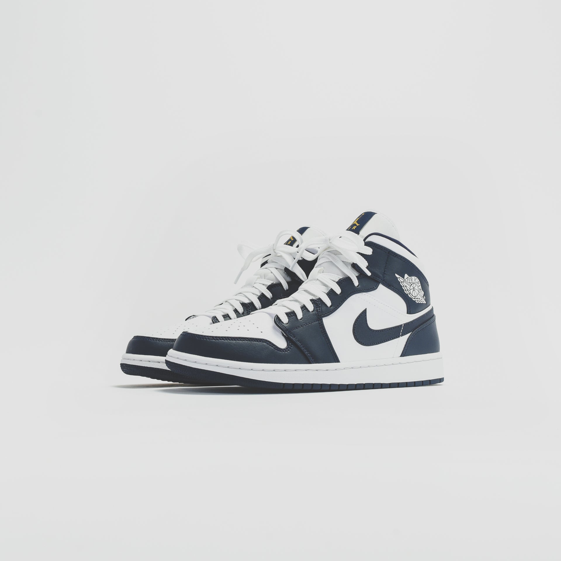 Nike WMNS Air Jordan 1 Mid - White / Metallic Gold / Obsidian