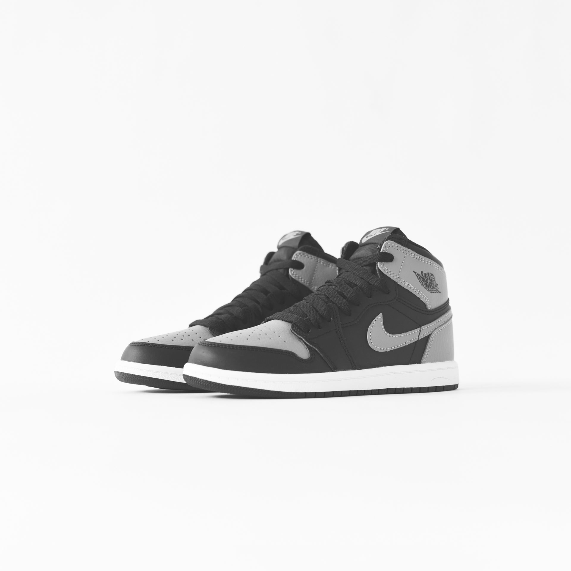 Nike BP Air Jordan 1 Retro High OG - Black / Medium Grey / White
