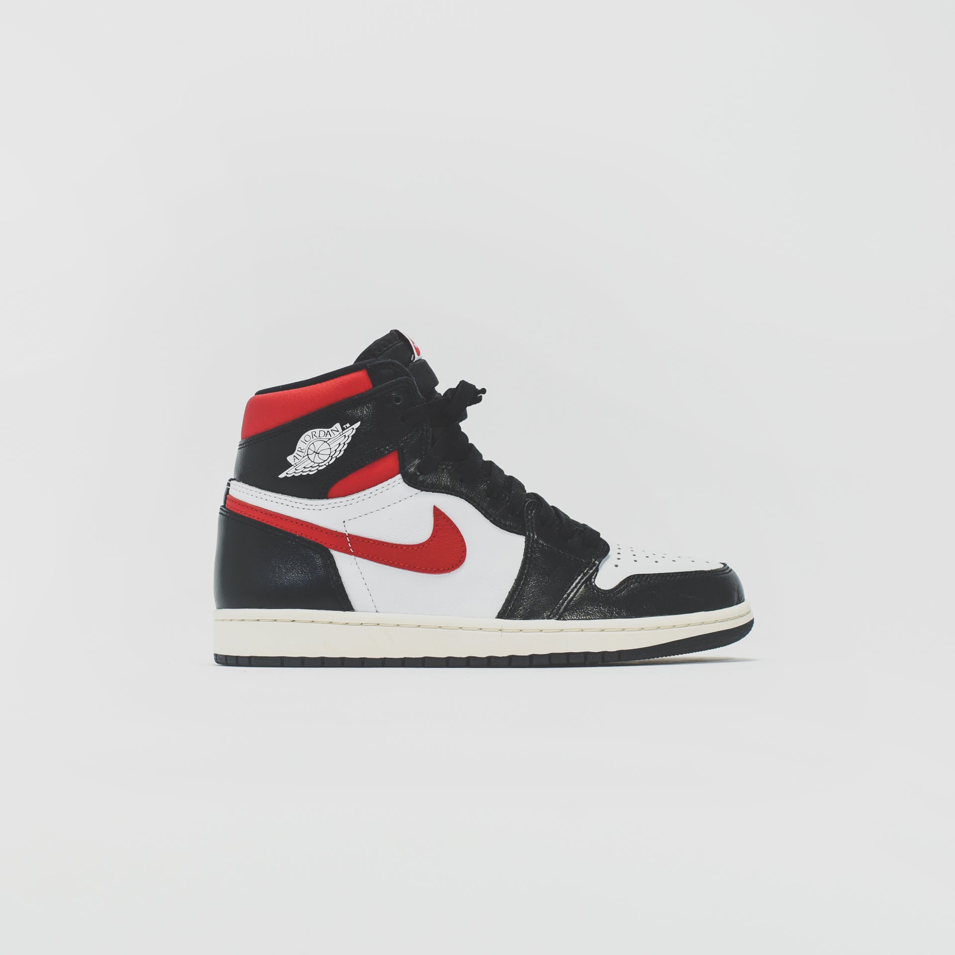 Nike GS Air Jordan 1 Retro High OG - Black / Gym Red / White Sail