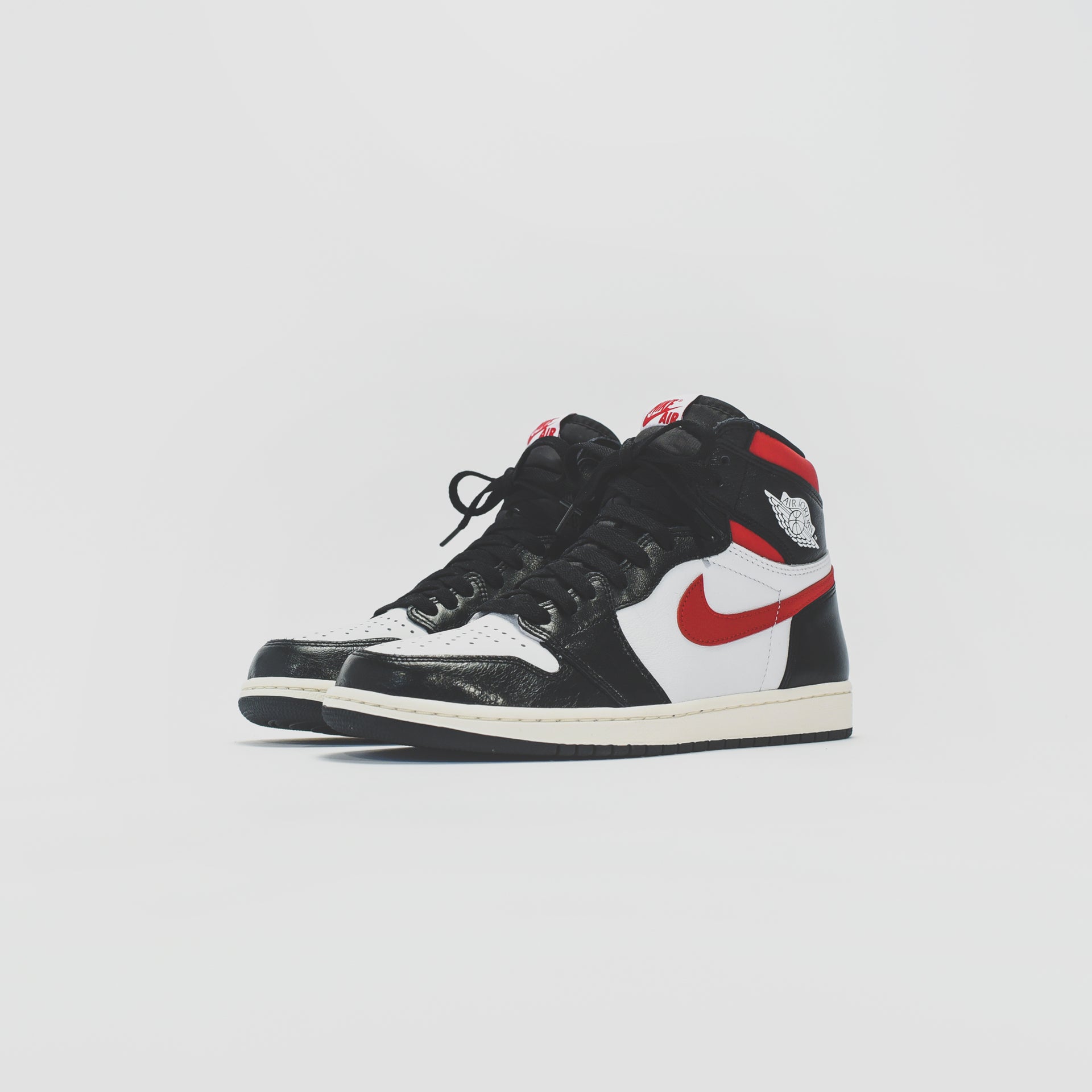 Nike GS Air Jordan 1 Retro High OG - Black / Gym Red / White Sail