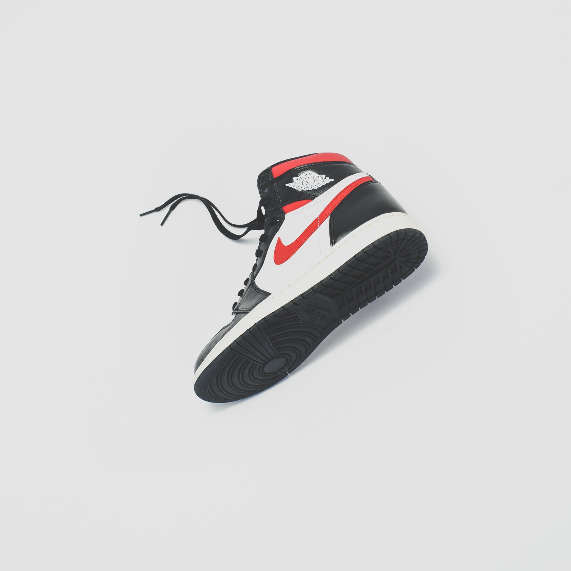 Nike GS Air Jordan 1 Retro High OG - Black / Gym Red / White Sail