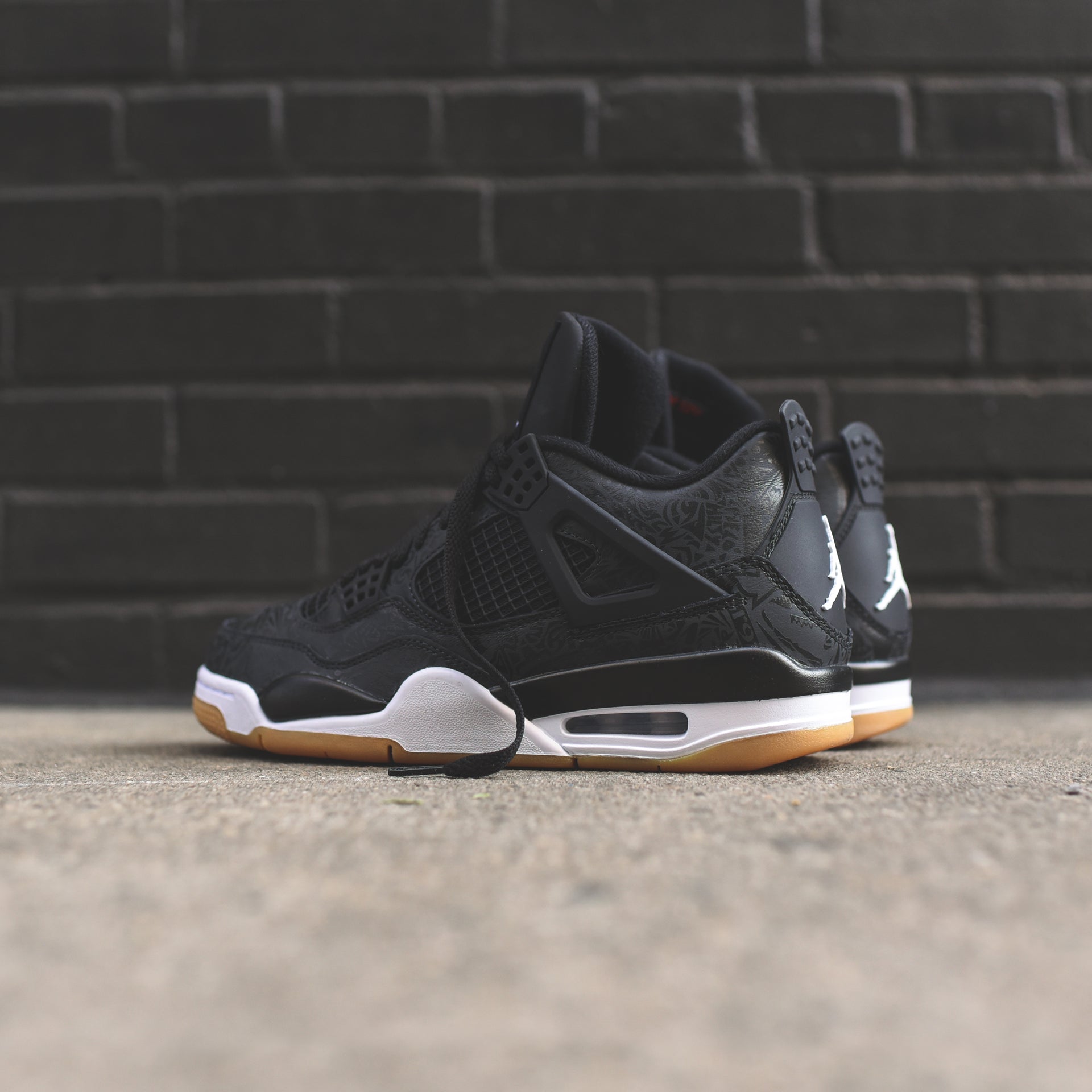 Nike Air Jordan 4 Rare Air - Black / White / Gum