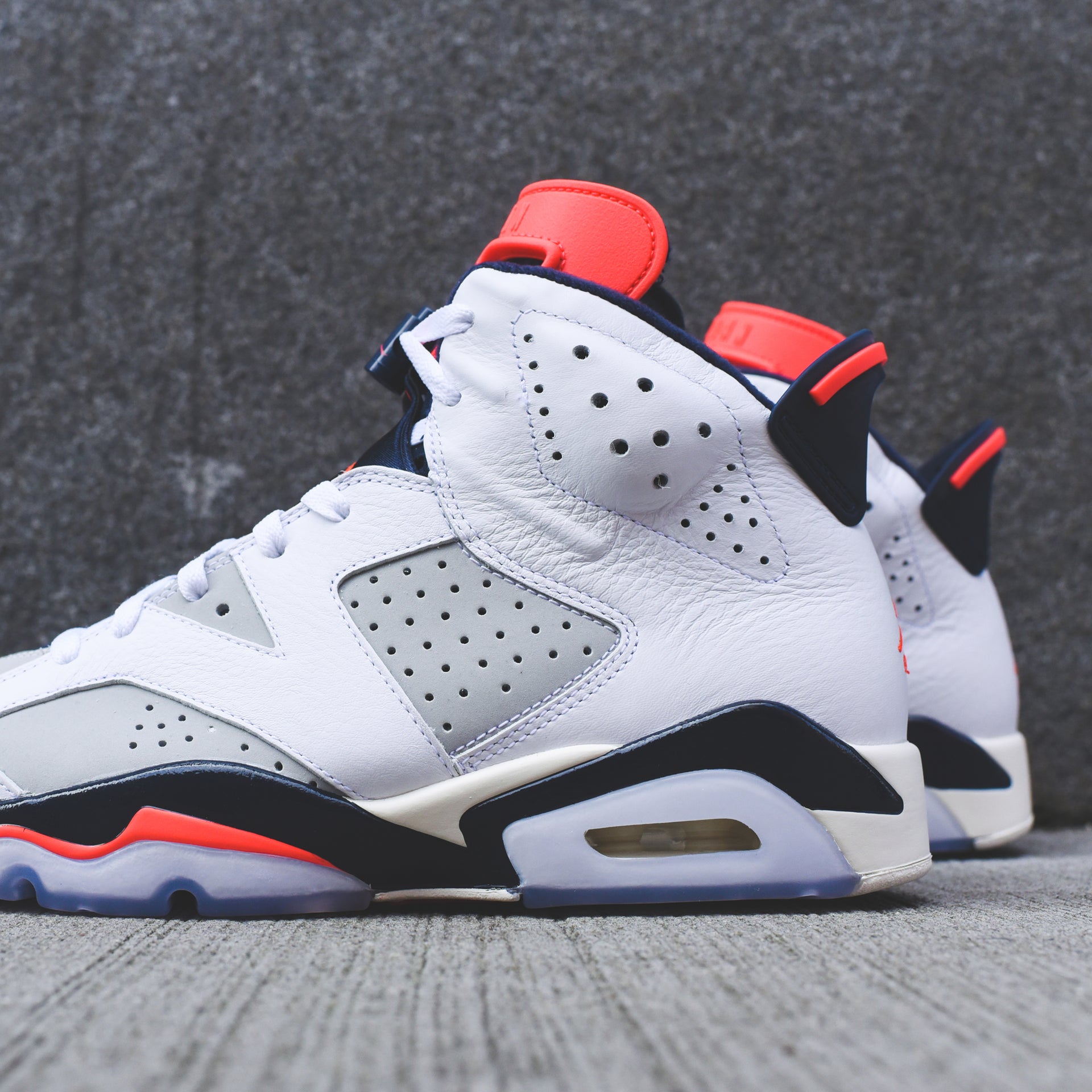 Nike Air Jordan 6 Retro - White / Infrared / Neutral Grey