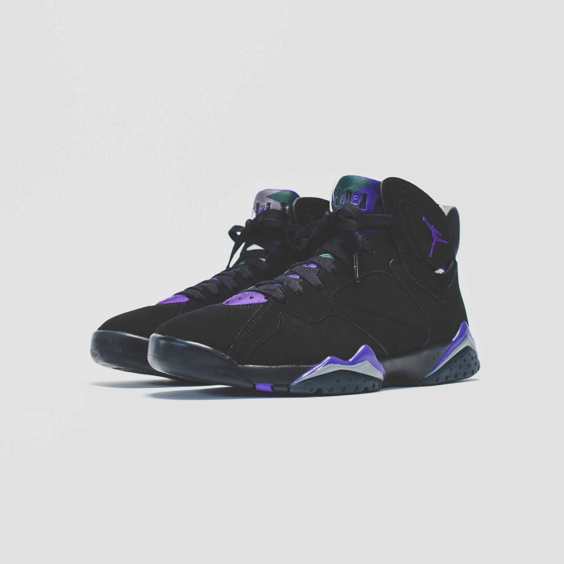 Nike Air Jordan 7 Retro - Black / Field Purple