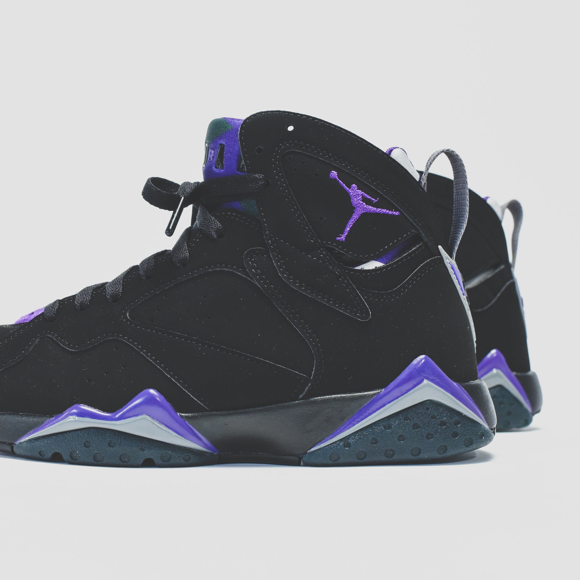 Nike Air Jordan 7 Retro - Black / Field Purple