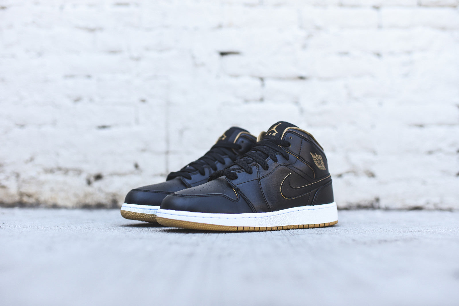 Nike Air Jordan 1 Mid GS - Black / Metallic Gold