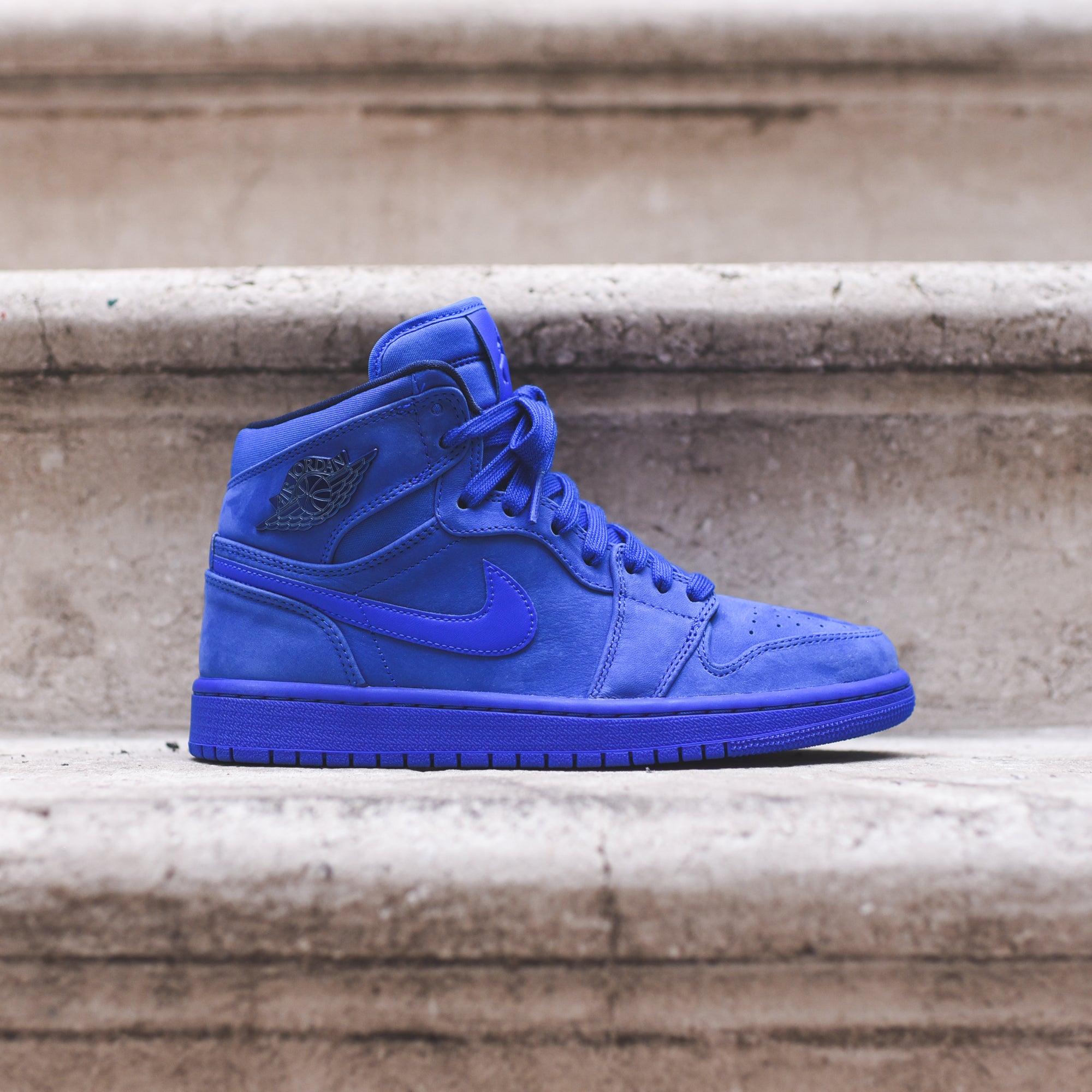 Nike WMNS Air Jordan 1 Retro High Premium - Blue Void / Racer Blue