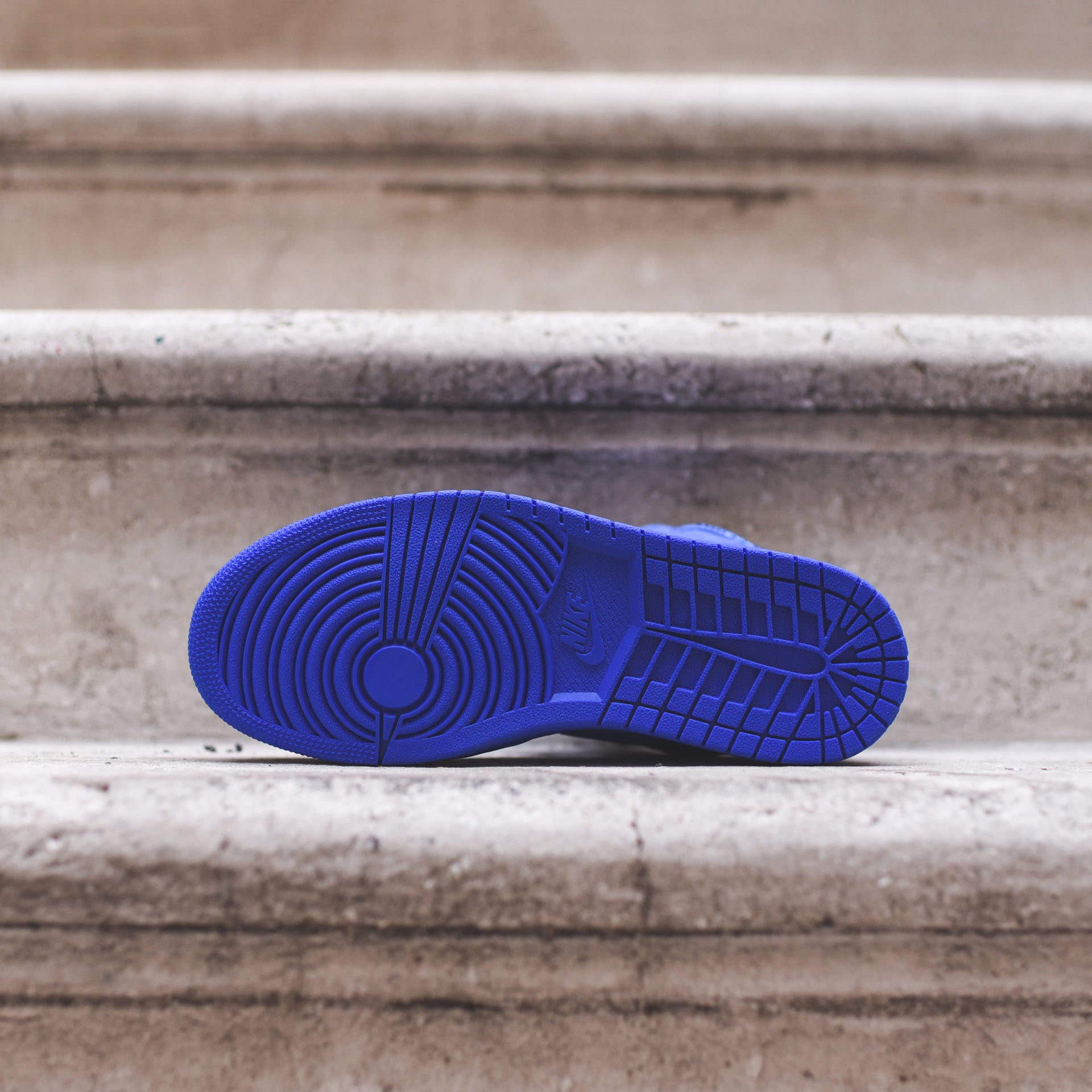 Nike WMNS Air Jordan 1 Retro High Premium - Blue Void / Racer Blue