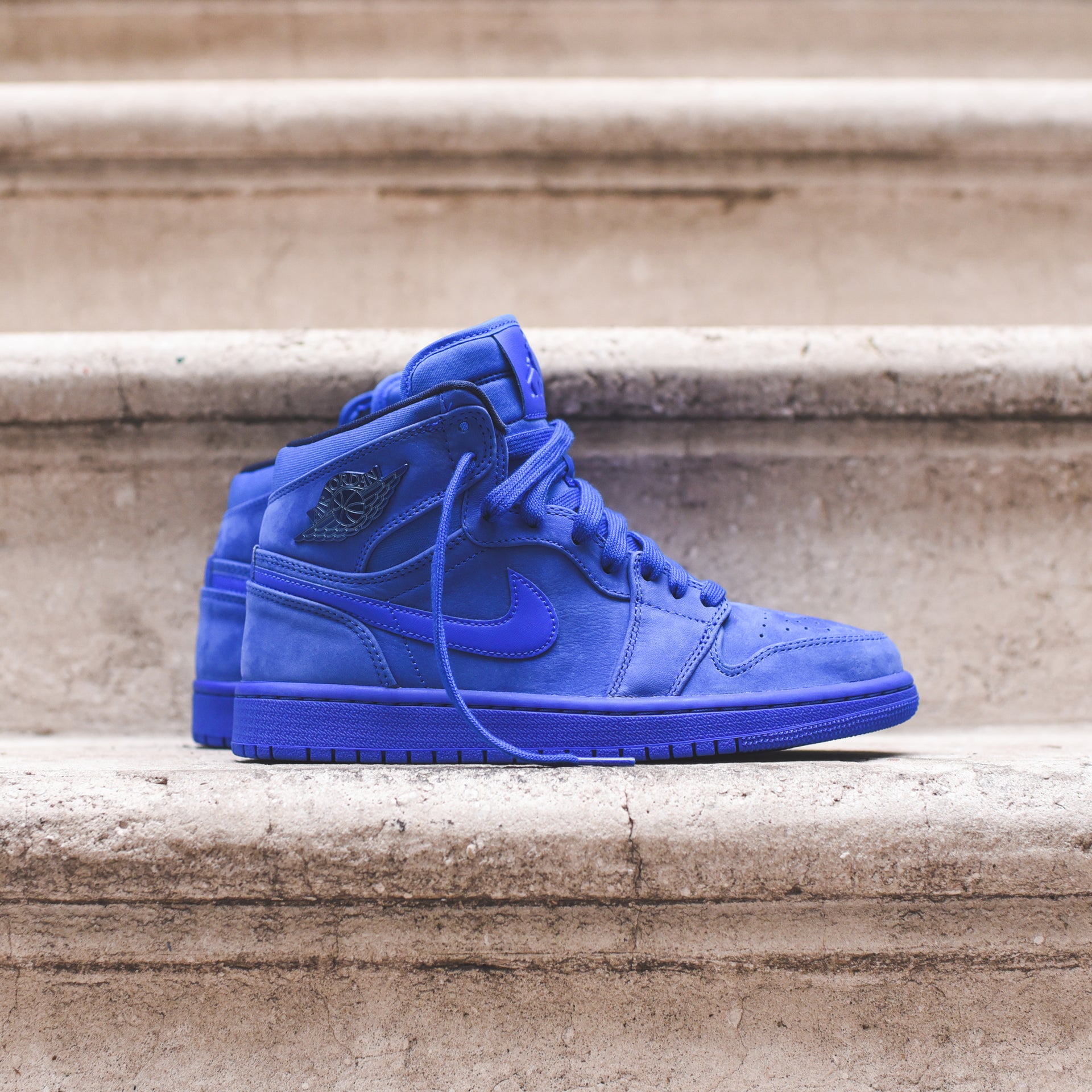 Nike WMNS Air Jordan 1 Retro High Premium - Blue Void / Racer Blue