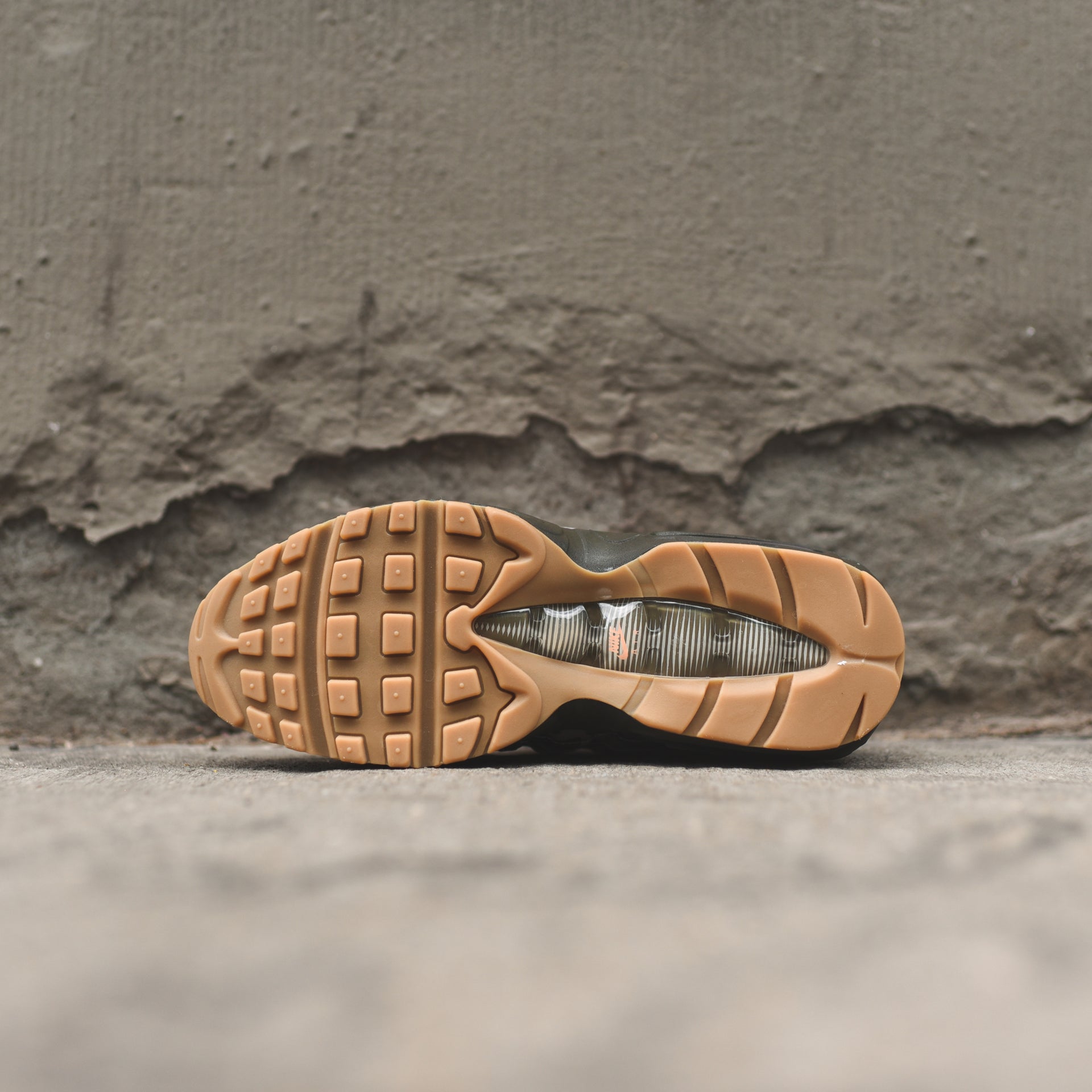 Nike Air Max 95 Essential -  Camo / Pink