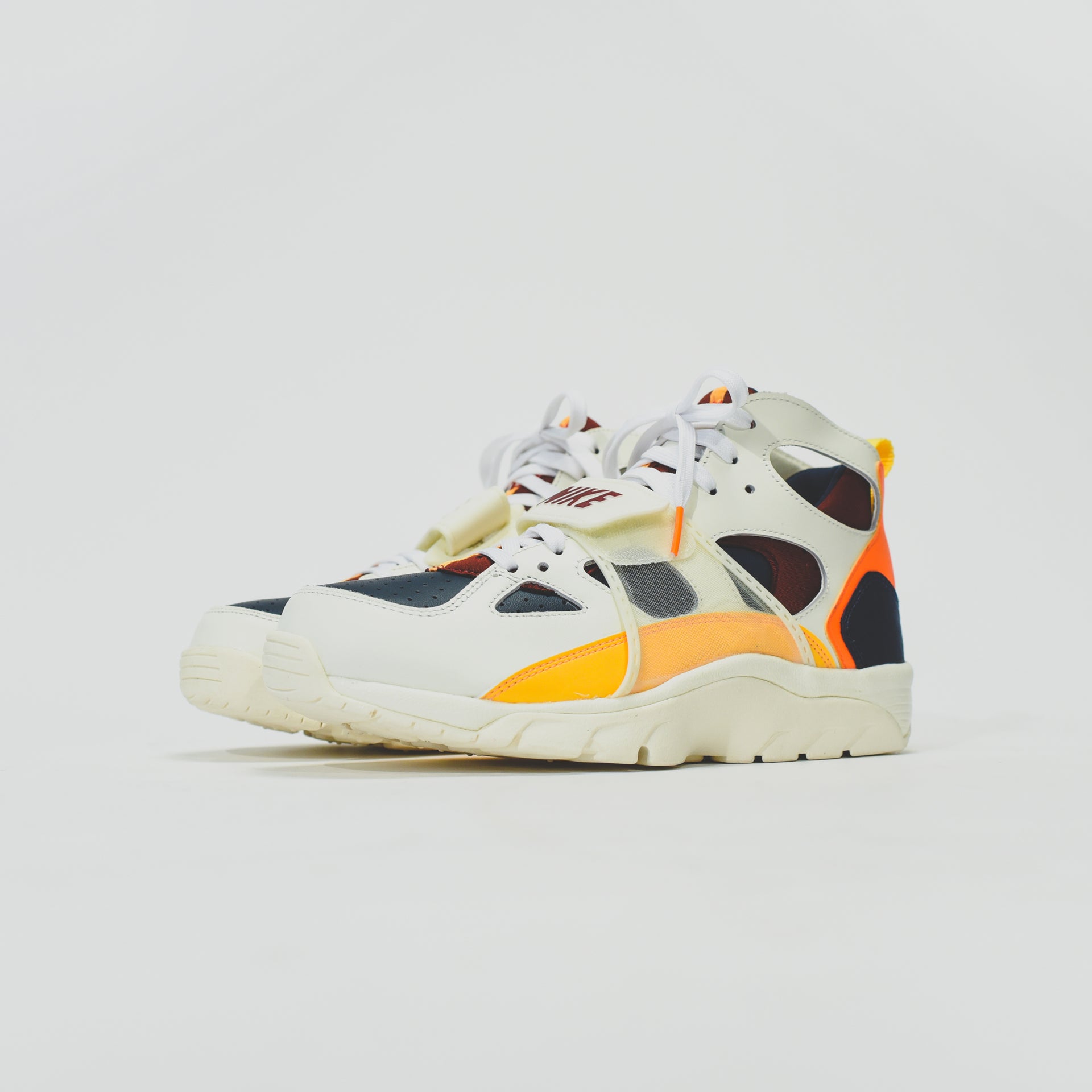 Nike Air Trainer Huarache - White / Team Red / Laser Orange