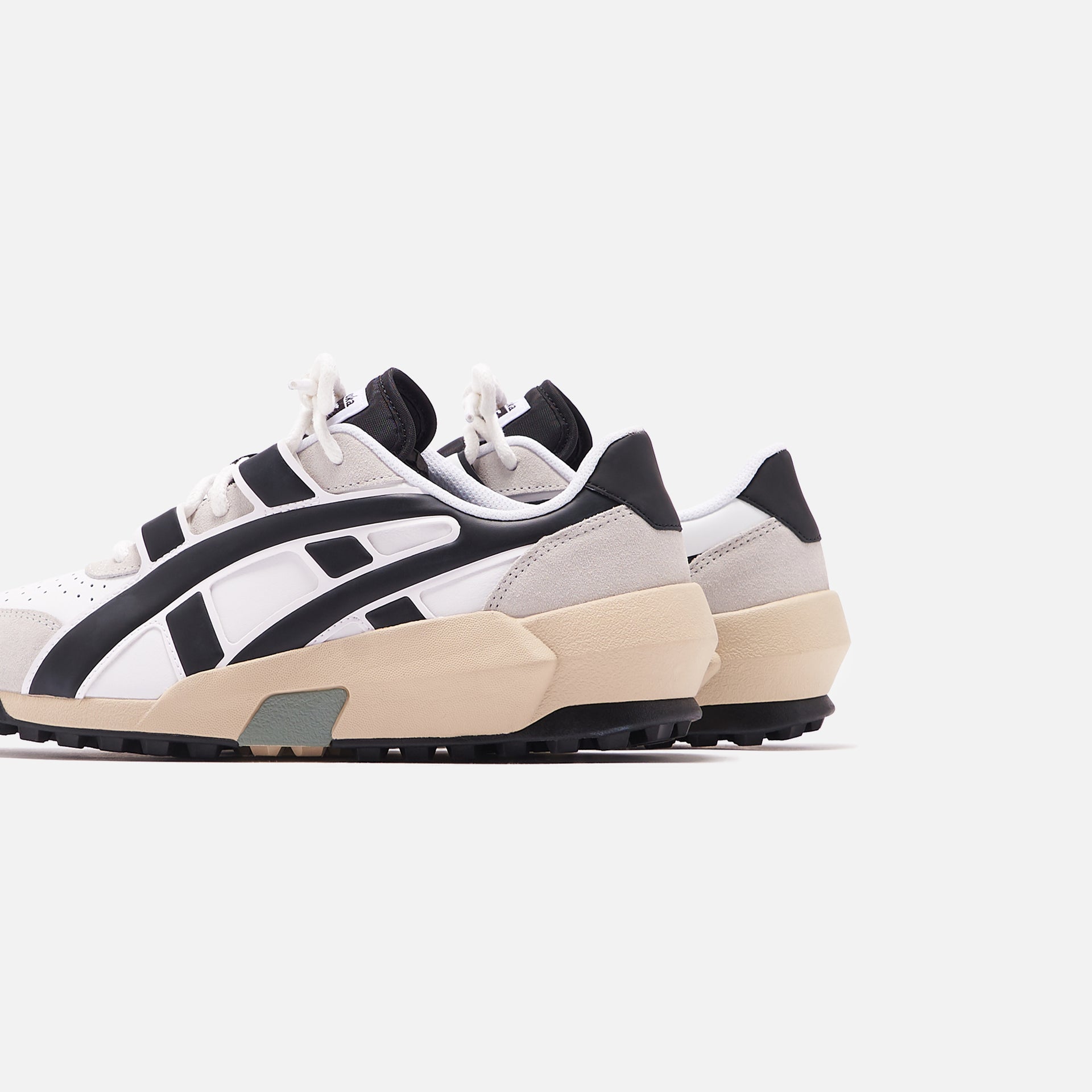 Onitsuka Tiger AP Big Logo Runner - White / Black