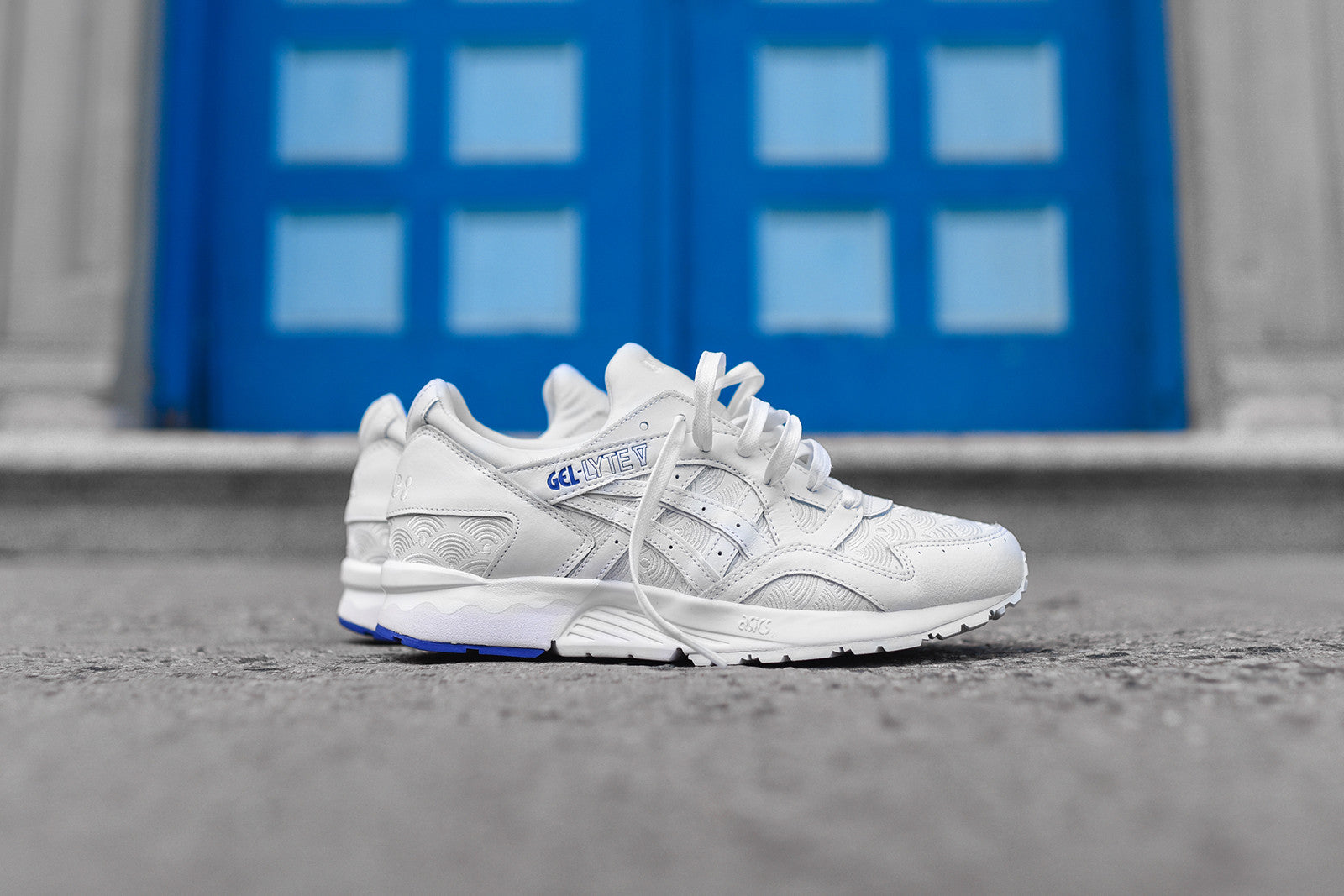 Asics gel lyte 2025 v white on feet