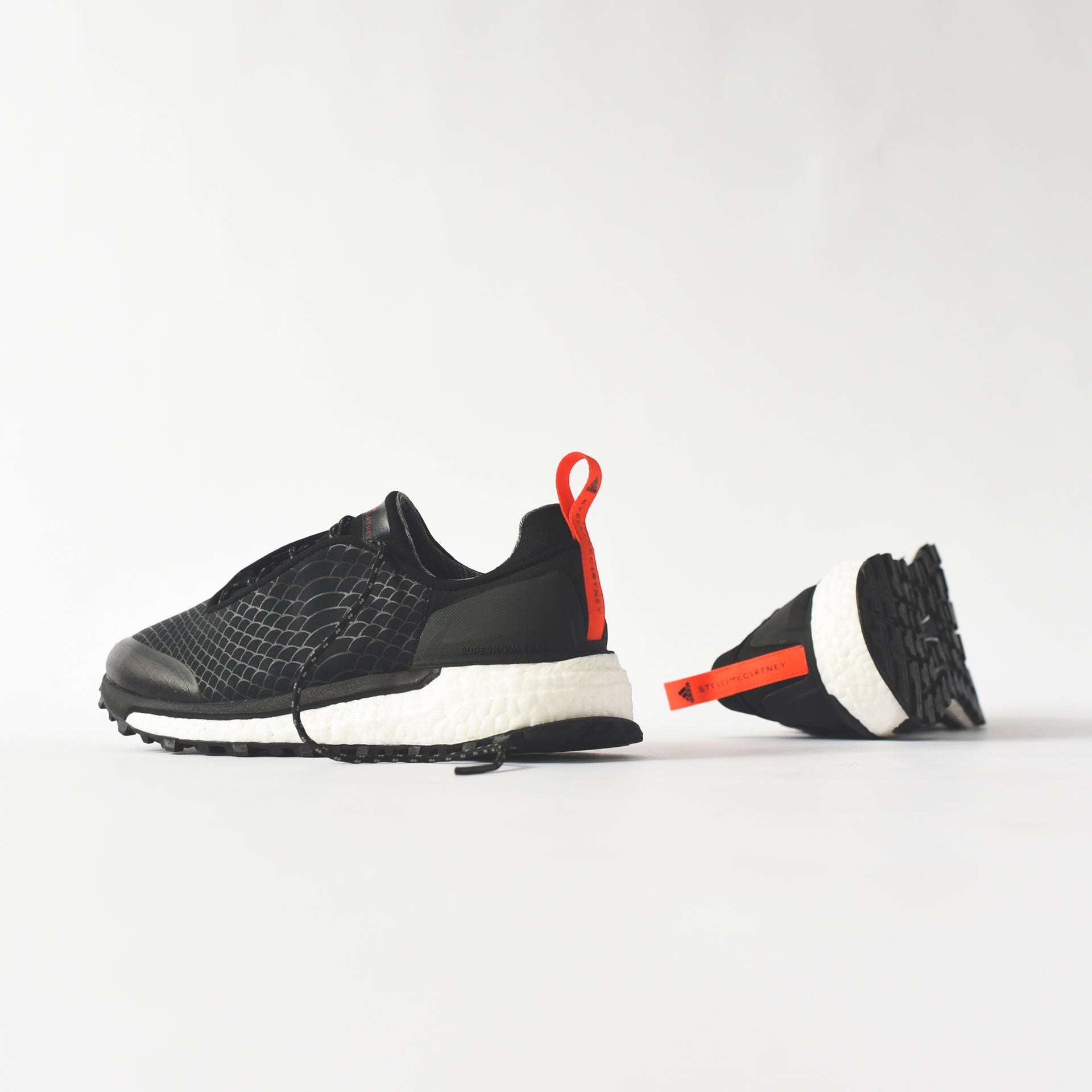 adidas by Stella McCartney Supernova Trail - Black / White / Energy