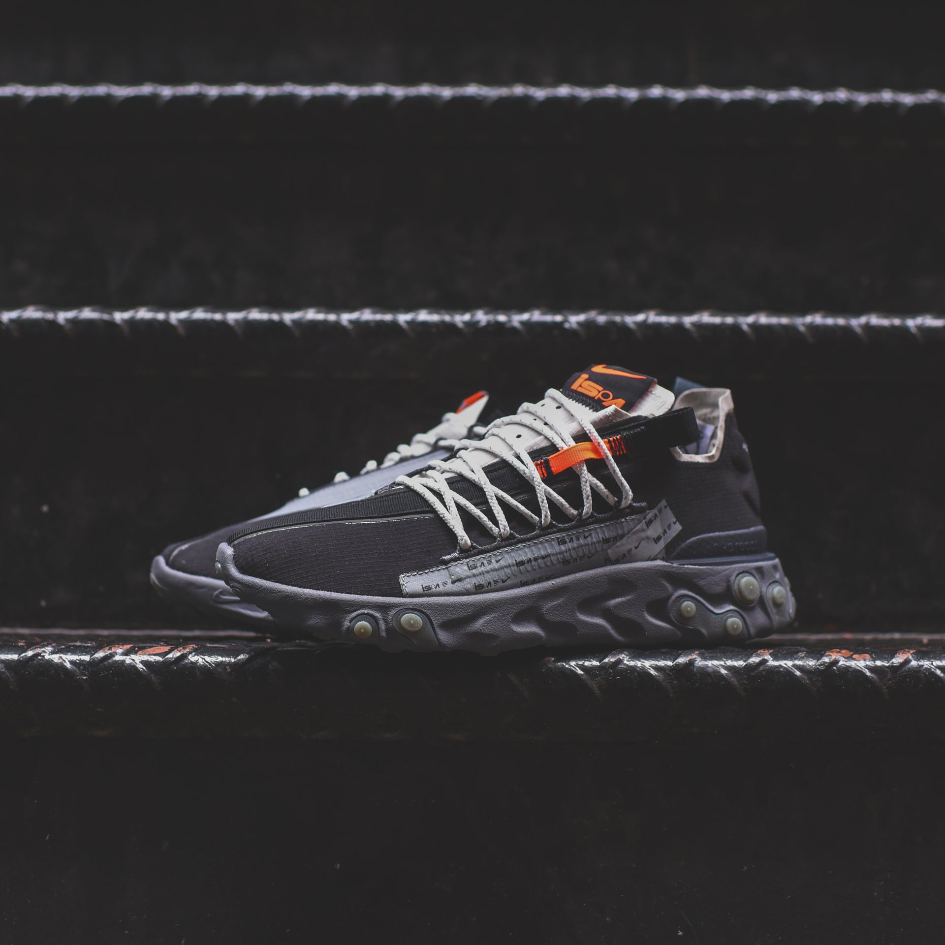 Nike ISPA React WR - Black / Metallic Silver / Gunsmoke