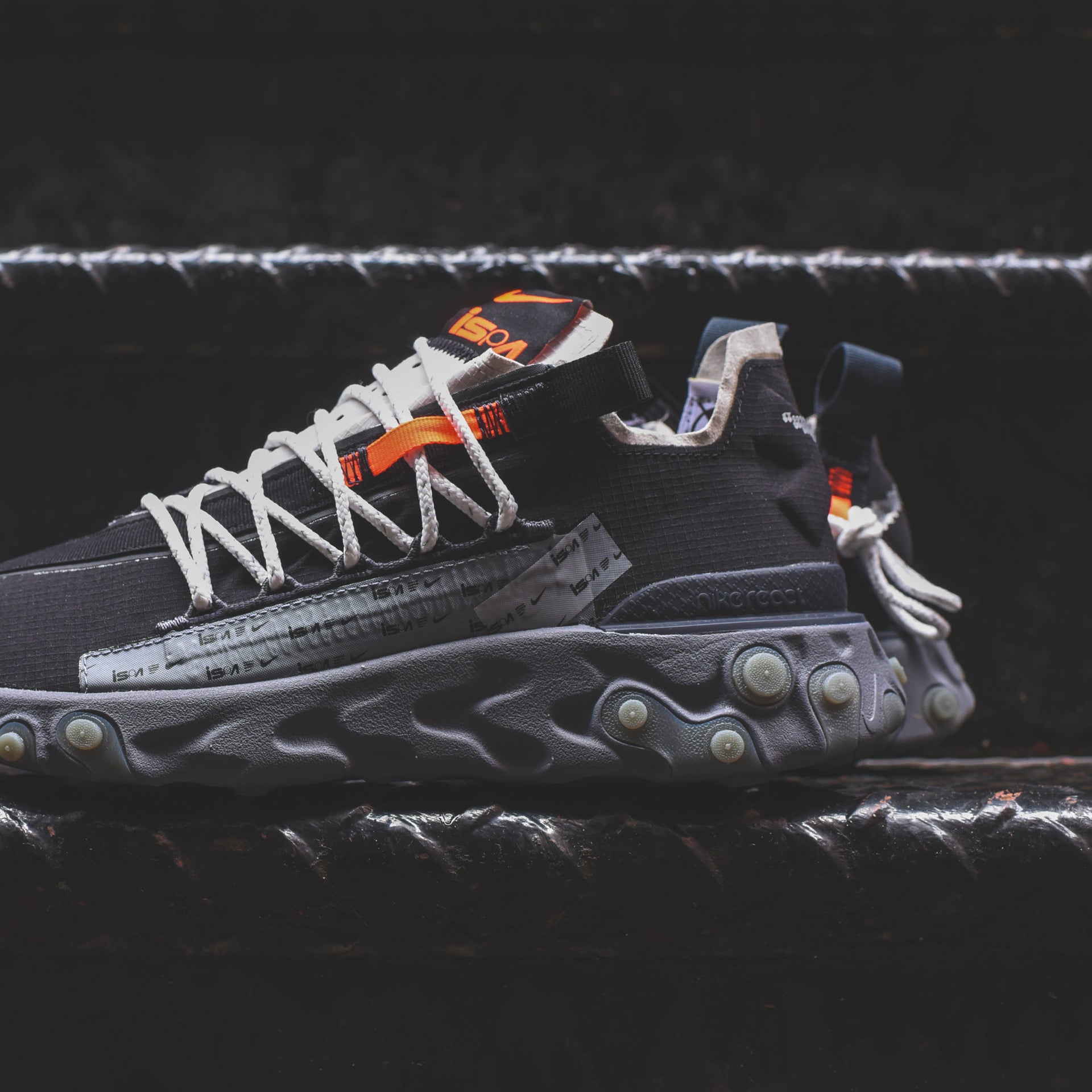 Nike ISPA React WR - Black / Metallic Silver / Gunsmoke