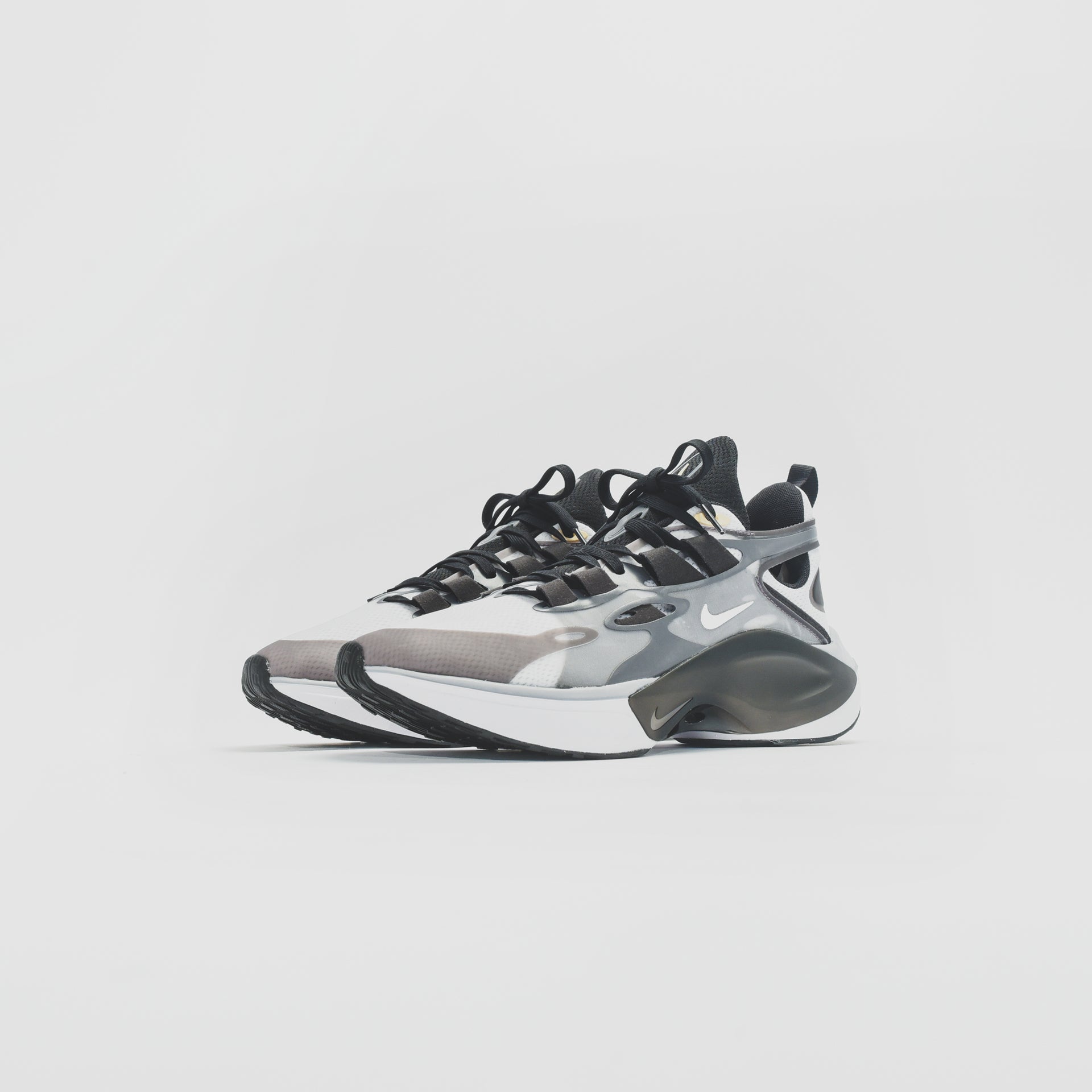 Nike DMNSIX Signal - Black / White / Football Grey / Pale Vanilla