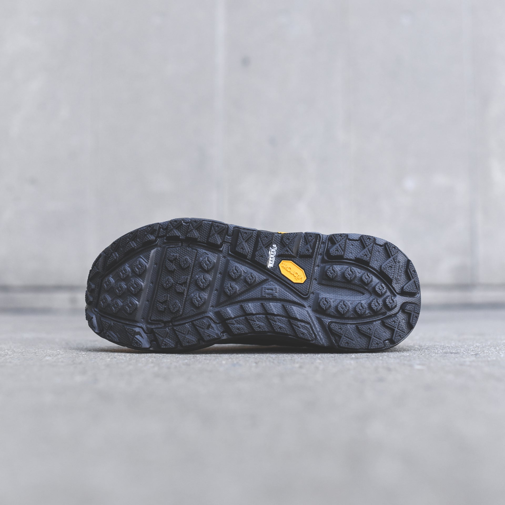 Hoka x EG Tor Ultra Low - Black