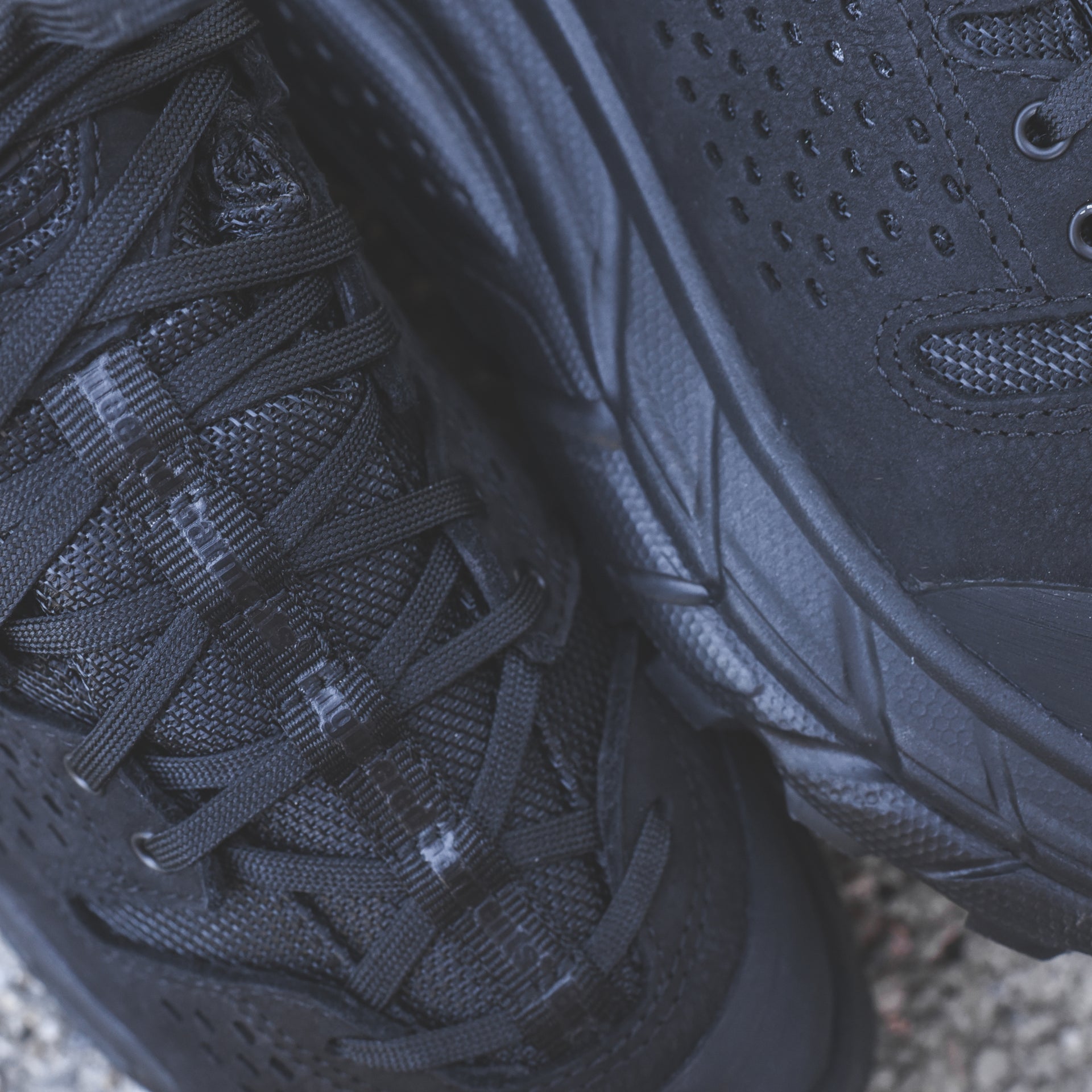 Hoka x EG Tor Ultra Low - Black