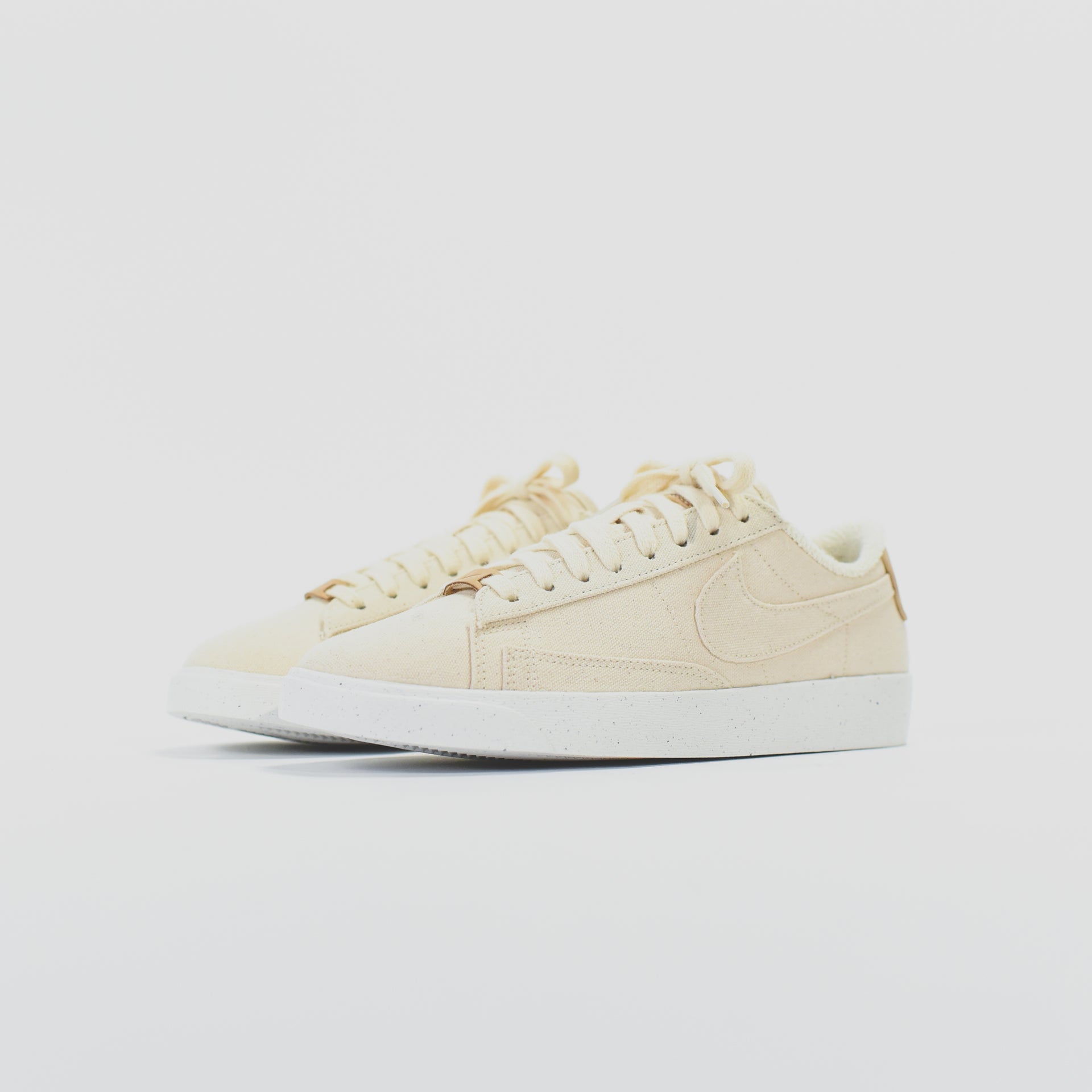 Nike WMNS Blazer Low LX - Pale Ivory