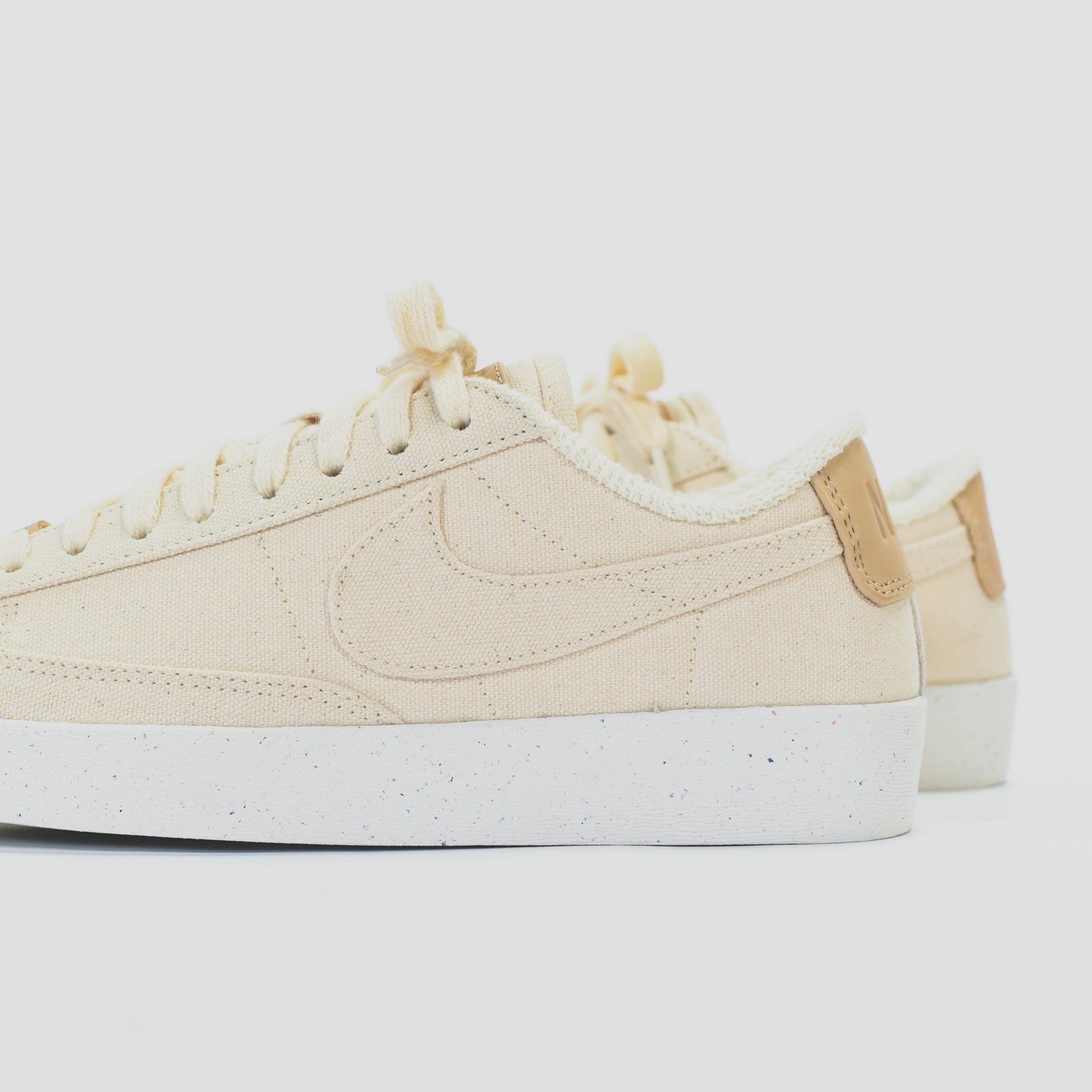 Nike WMNS Blazer Low LX - Pale Ivory
