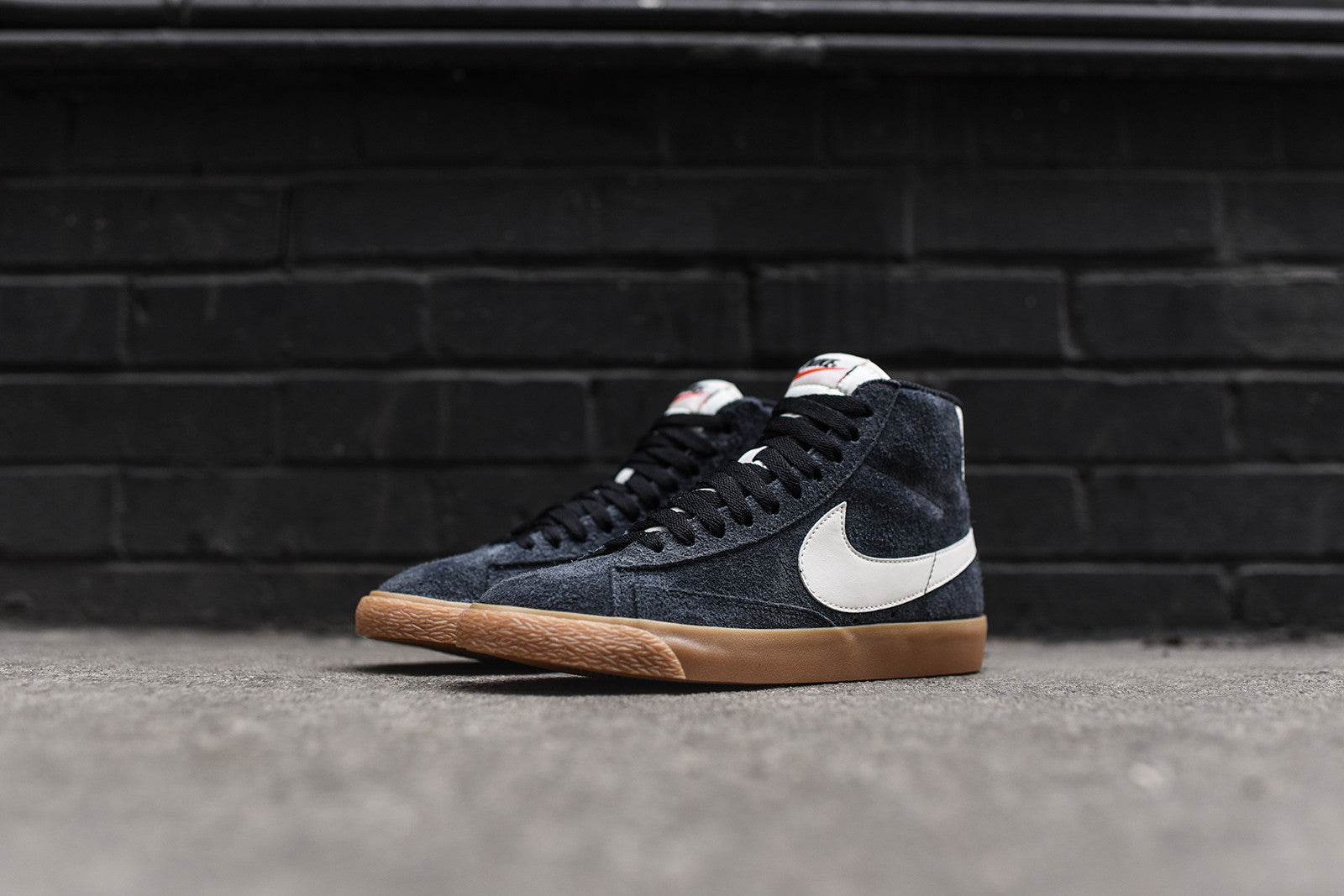 Nike WMNS Blazer Mid - Black / Gum