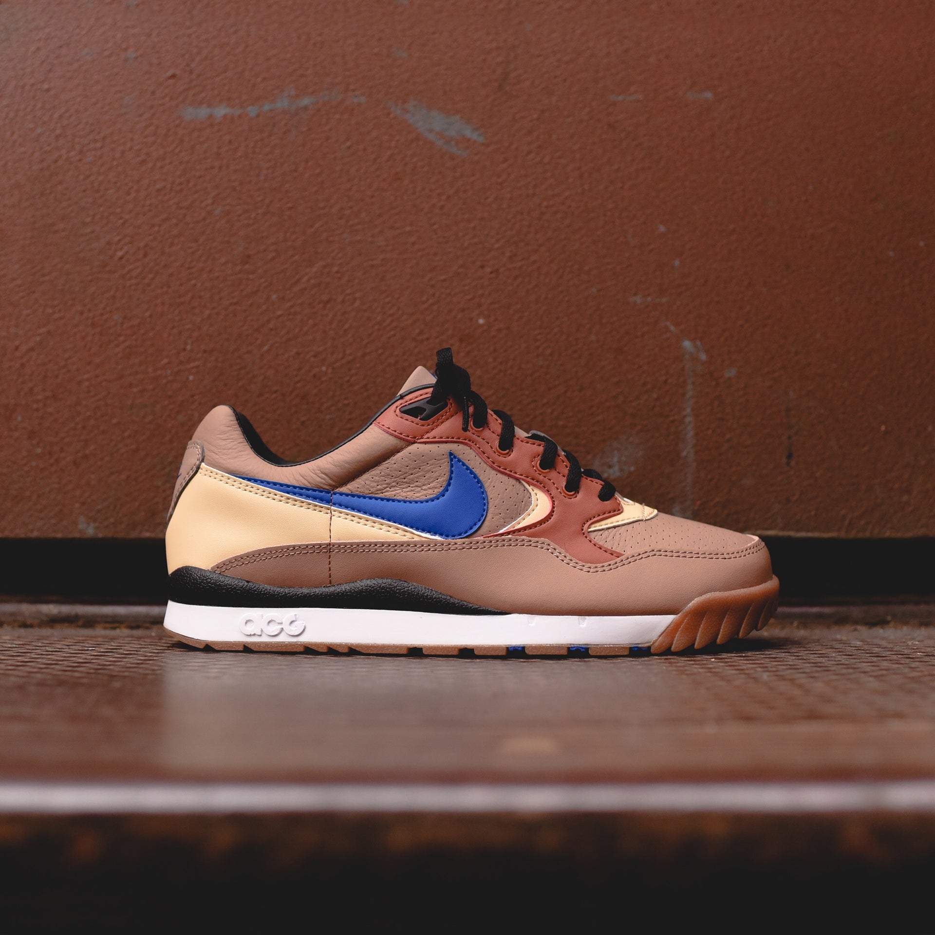 Nike Air Wildwood ACG - Desert Dust / Game Royal / Dusty Peach
