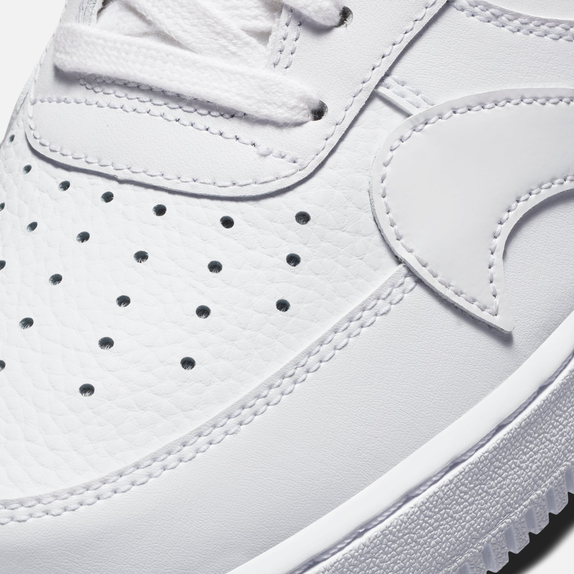 Nike Air Force 1 `07 LV8 2FA20 - White