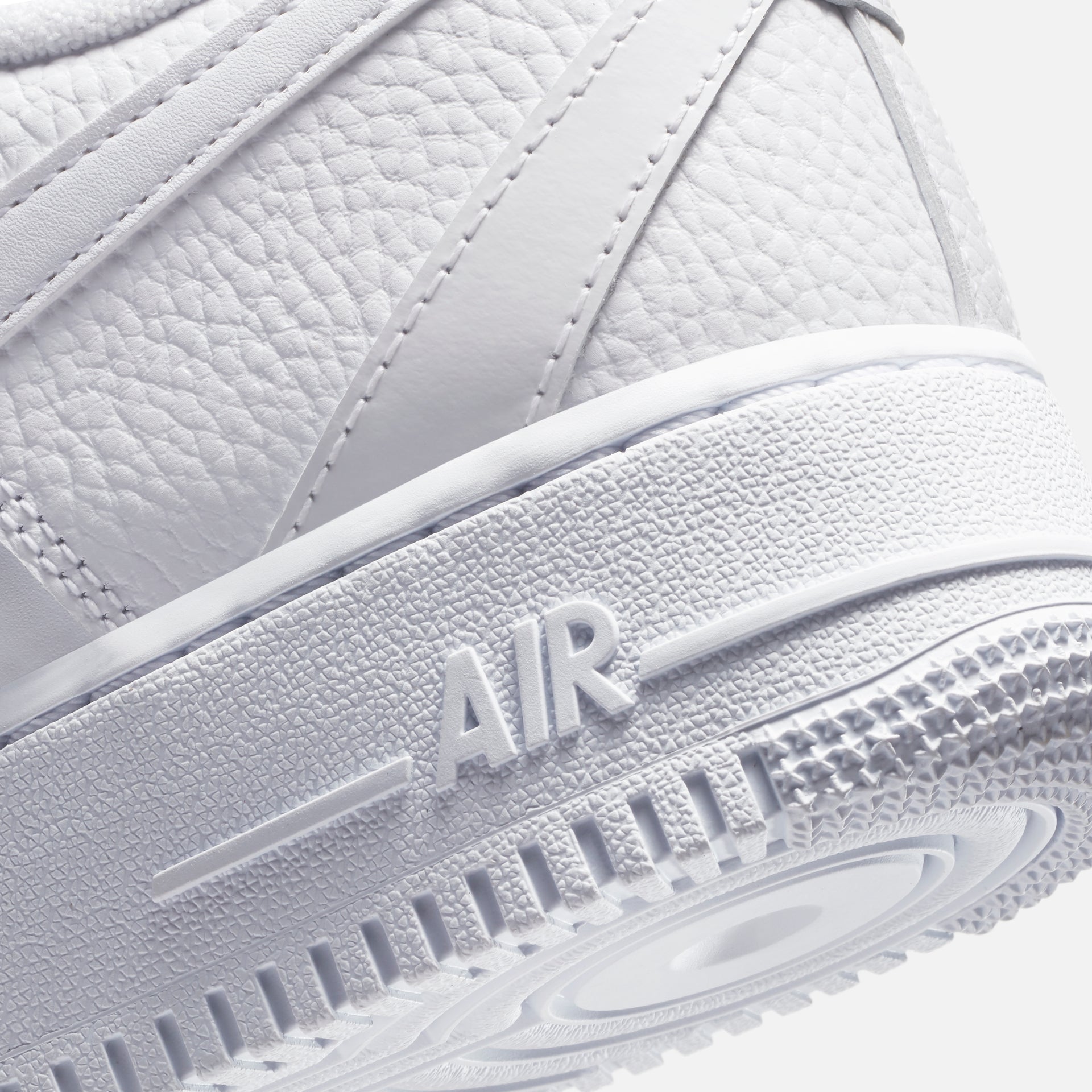 Nike Air Force 1 `07 LV8 2FA20 - White