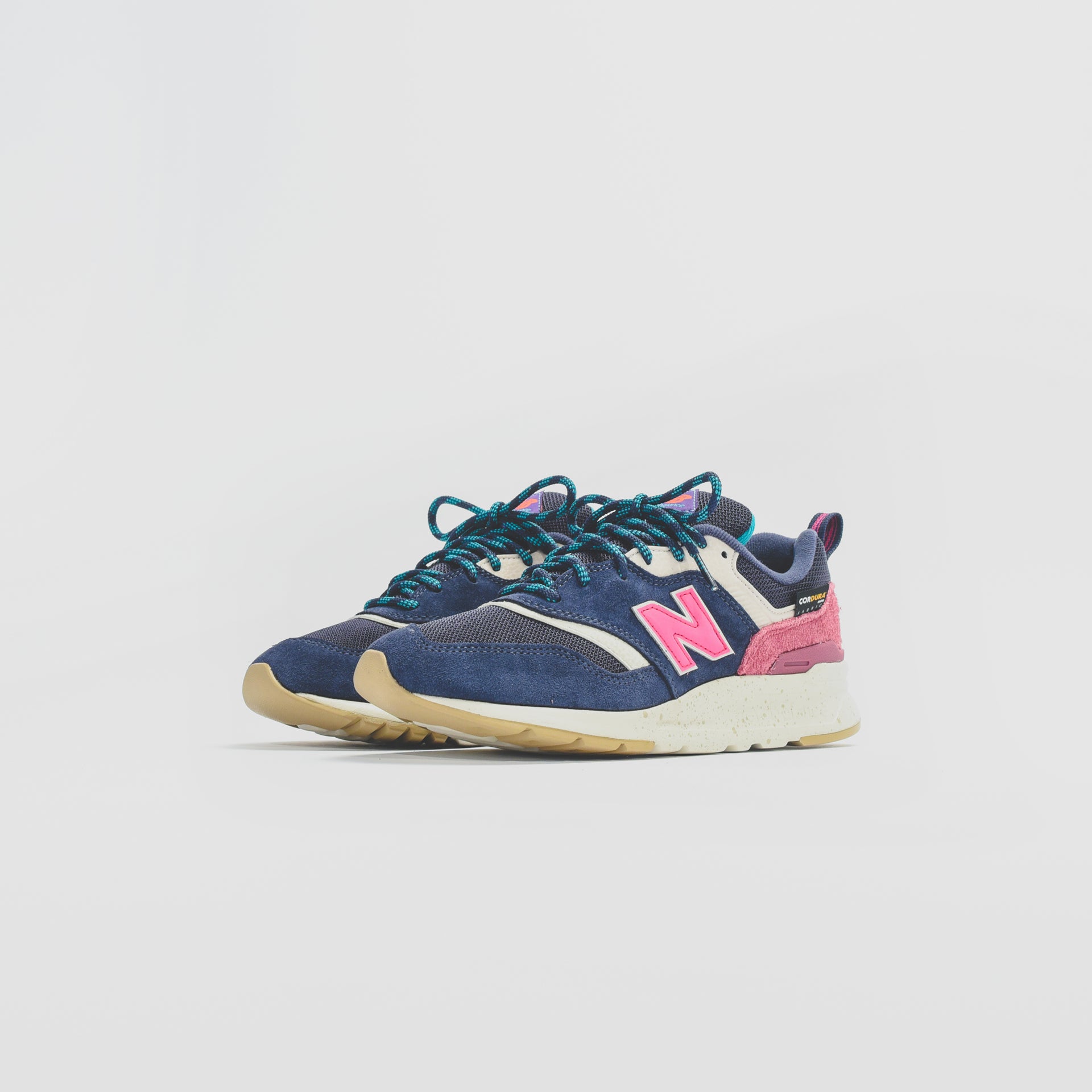 New Balance WMNS 997 - Navy / Carnival