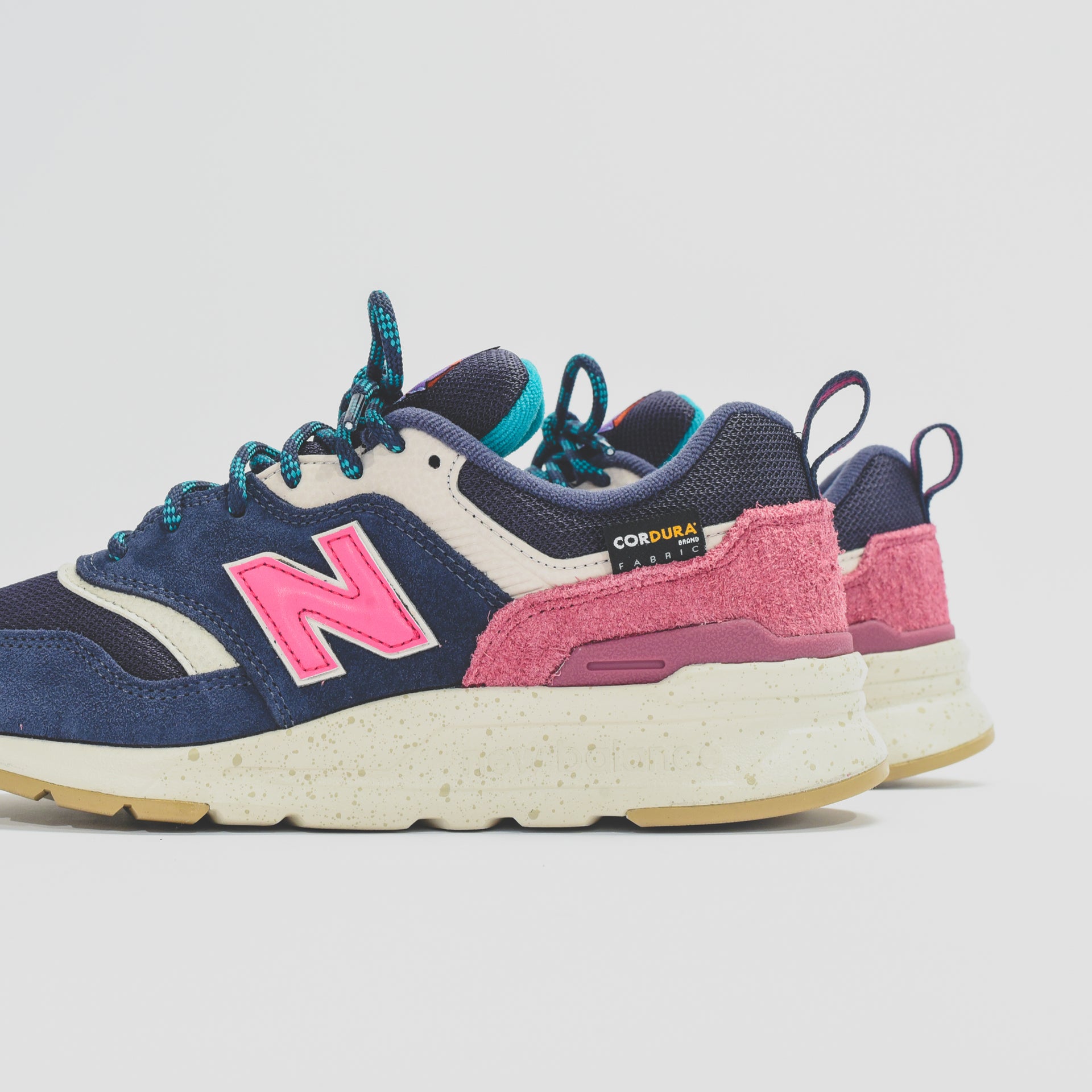 New Balance WMNS 997 - Navy / Carnival