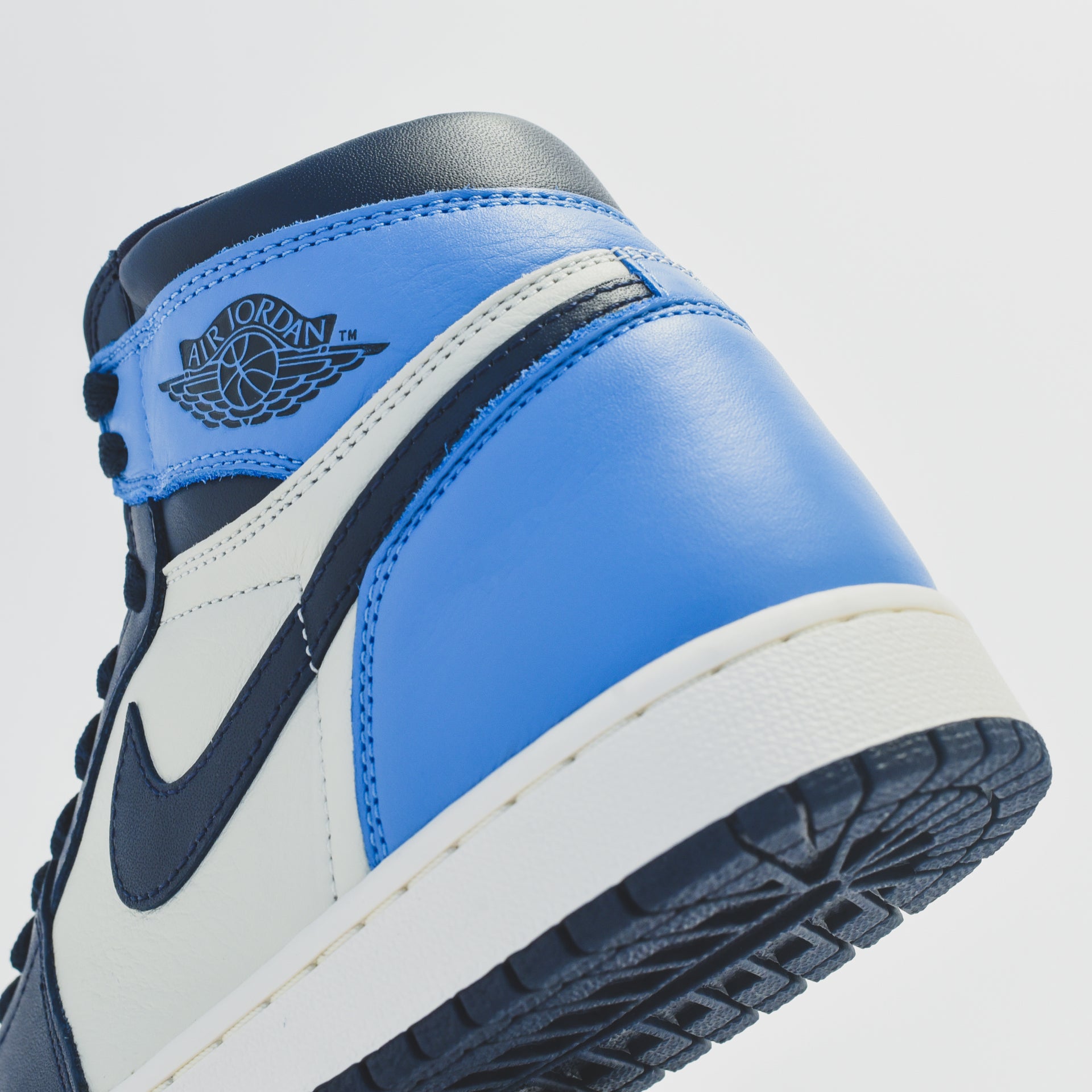 Nike GS Air Jordan 1 Retro High OG - Sail / Obsidian / University Blue
