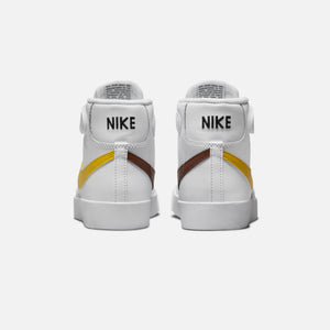 Nike Blazer Mid 77 - White / Pecan / Vivid Sulphur