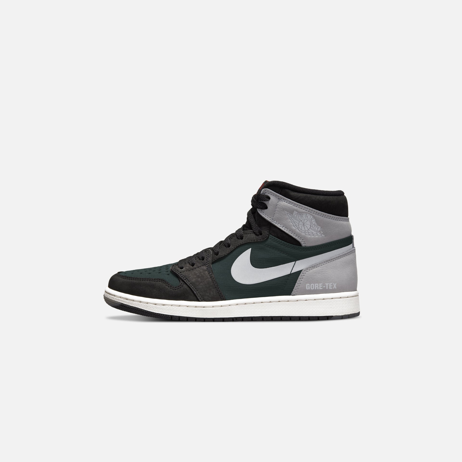 Nike Air Jordan 1 Gore-Tex - Black / Chile Red / Particle Grey / Sail