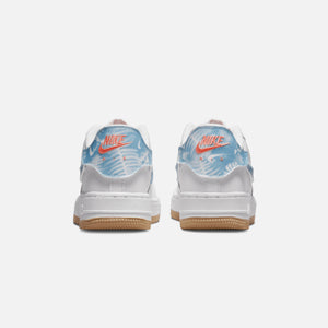 Nike Air Force 1 (White/Gum Light Brown) - Sneaker Freaker